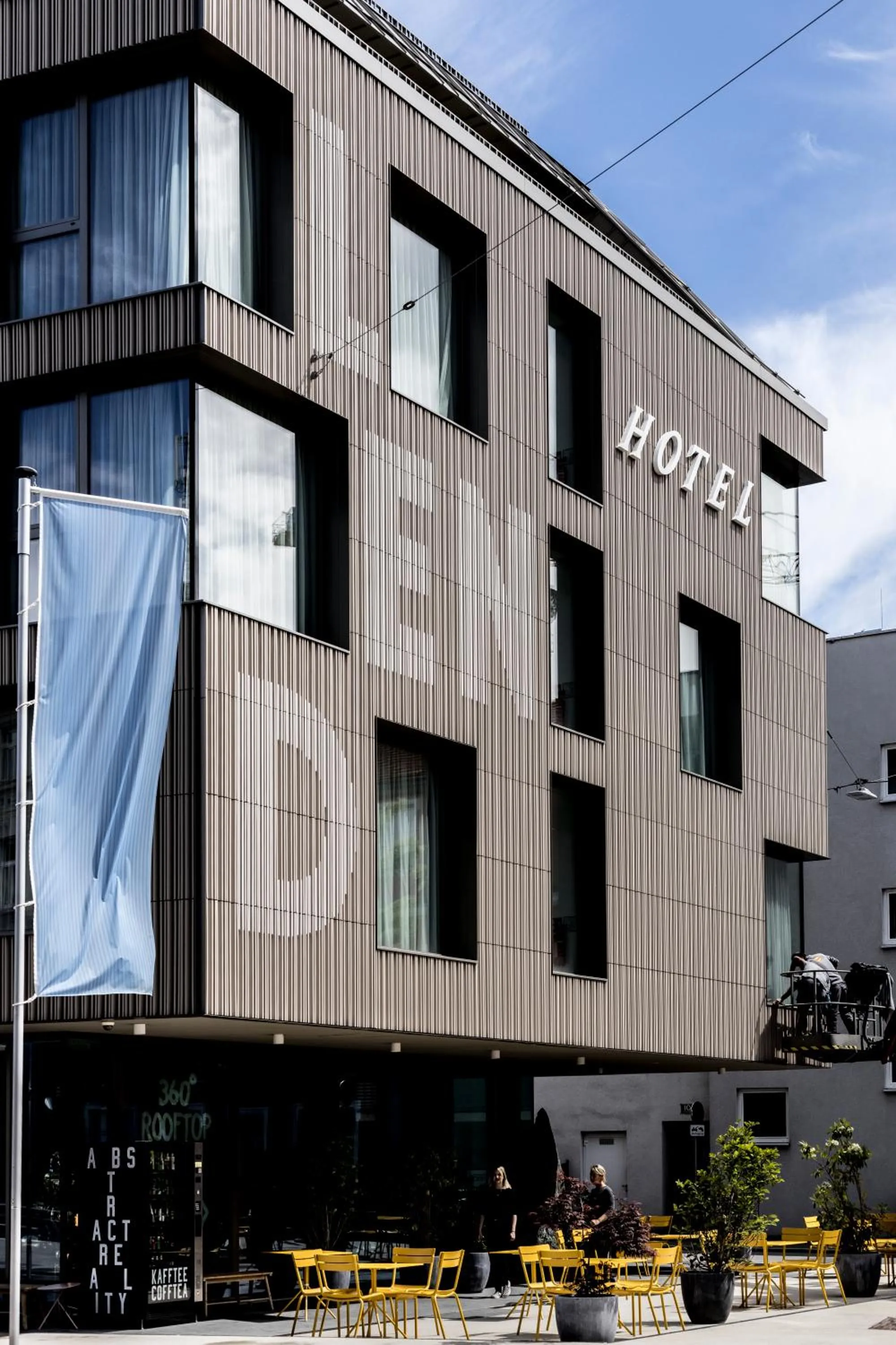 Property building in Lendhotel