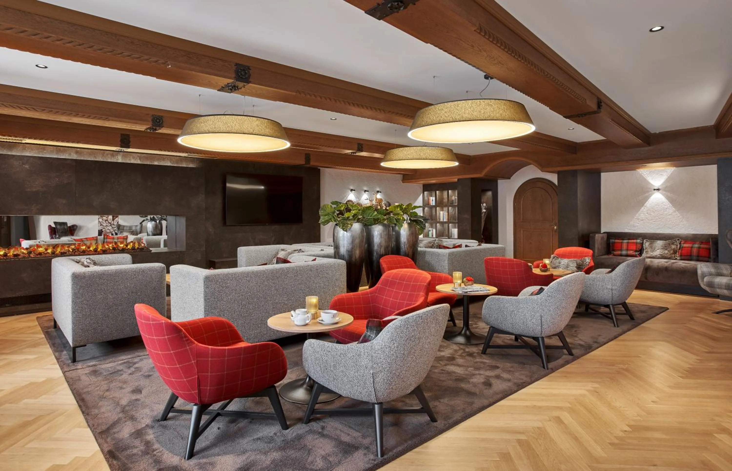 Communal lounge/ TV room in Hotel Alpenhof