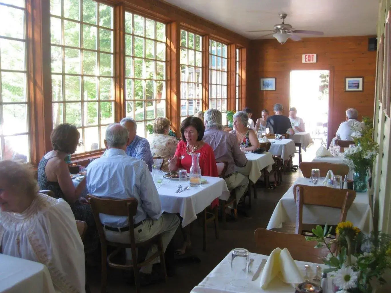 Restaurant/places to eat in The Woods Inn Restaurant/places to eat in The Woods Inn