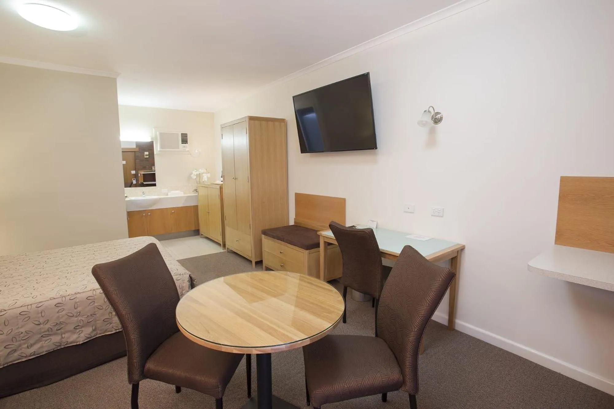 Bed in Horsham Country City Motor Inn