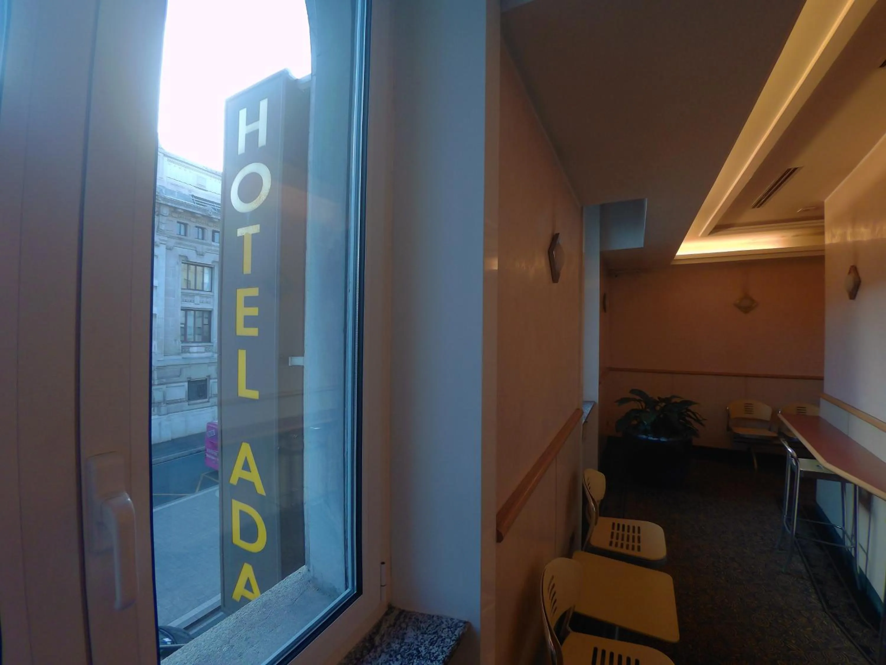 Communal lounge/ TV room in Hotel Ada