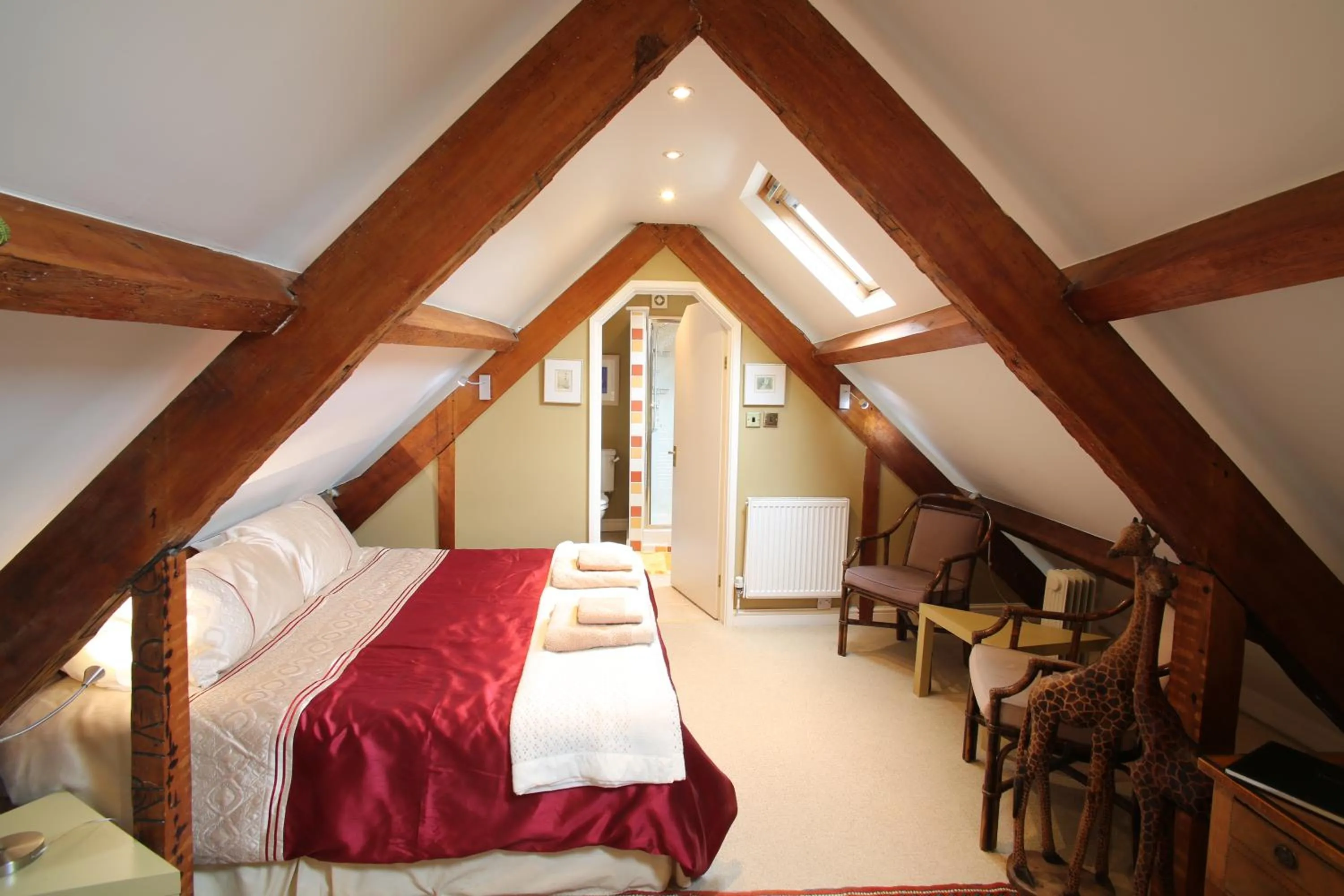 Bathroom, Bed in The George Inn