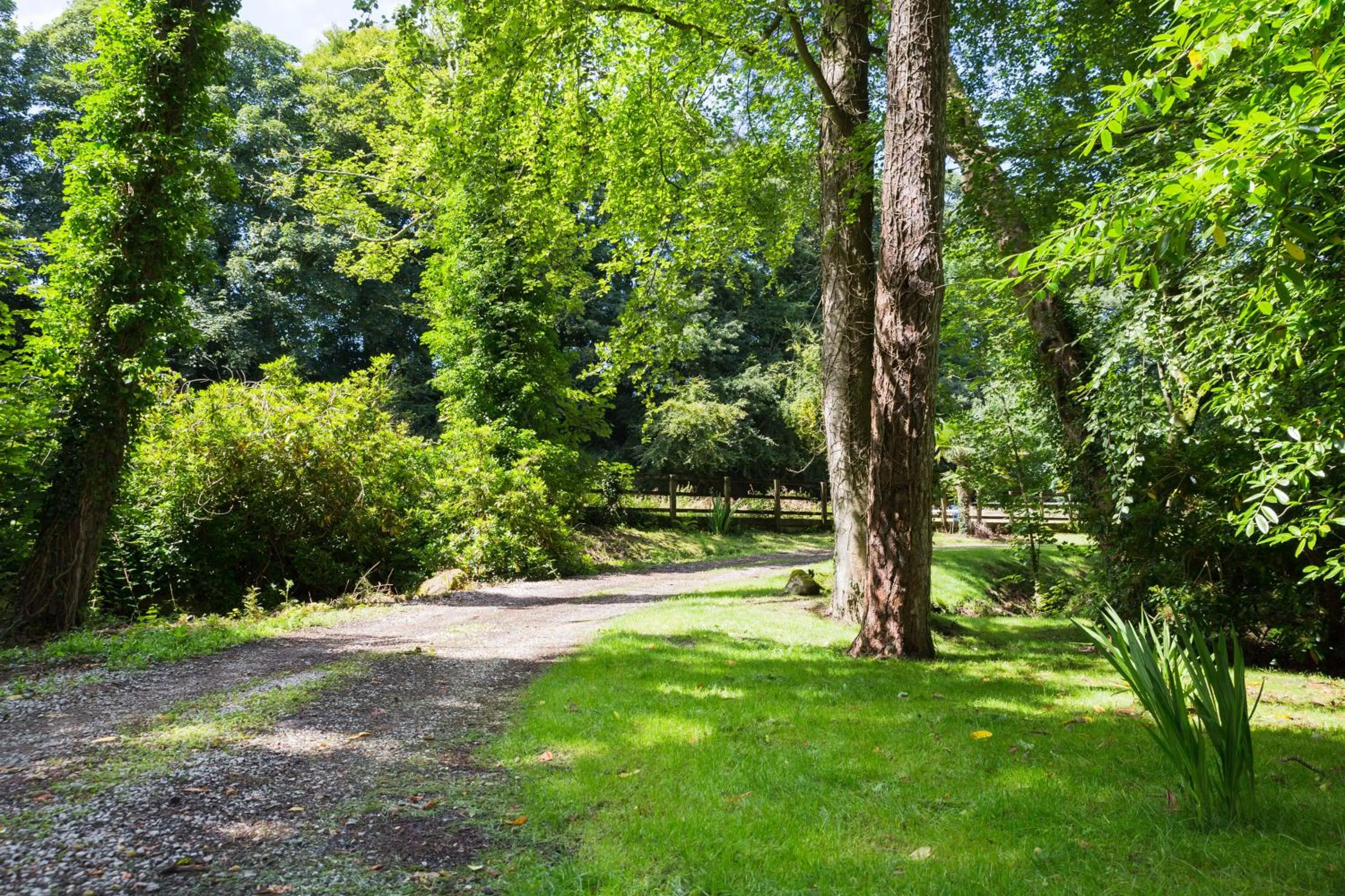 Property building in Red River Stables - Peaceful, beautiful grounds, swimming pool, central location for West Cornwall