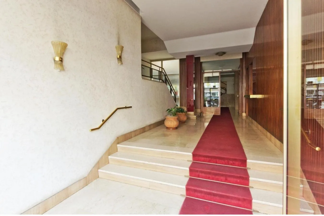 Facade/entrance in Vatican QG Rooms