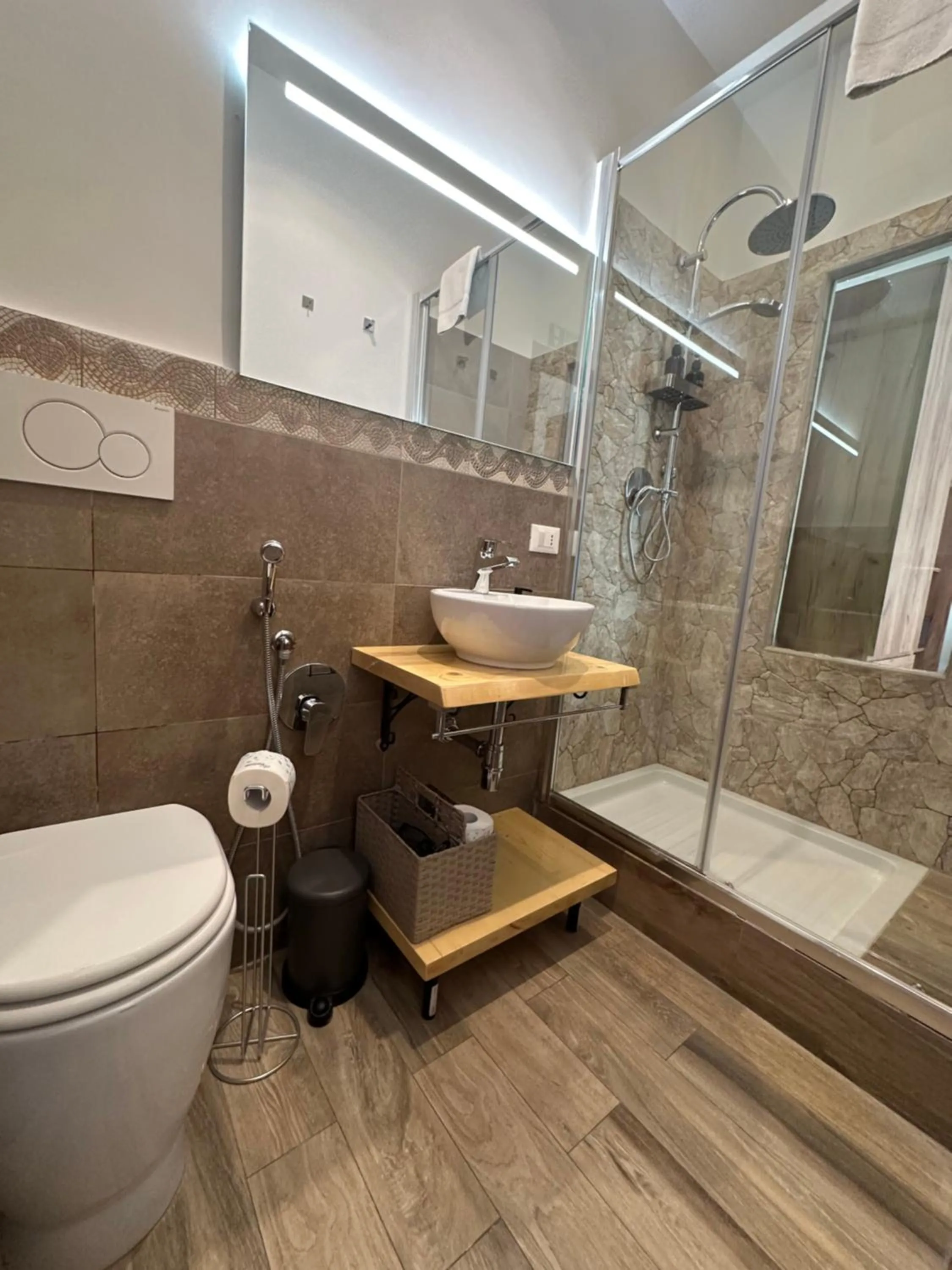 Shower in Vatican QG Rooms