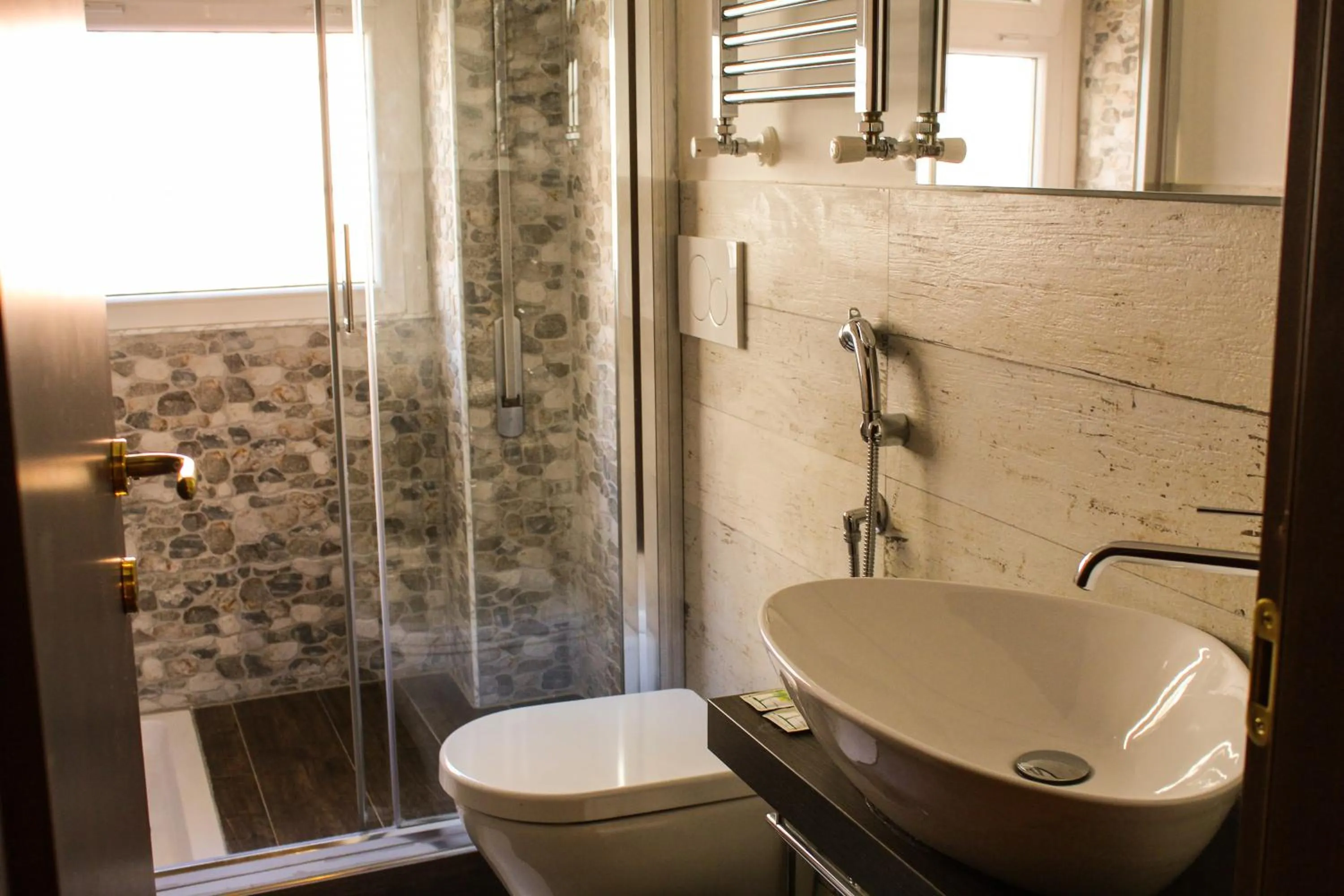 Bathroom in Vatican QG Rooms