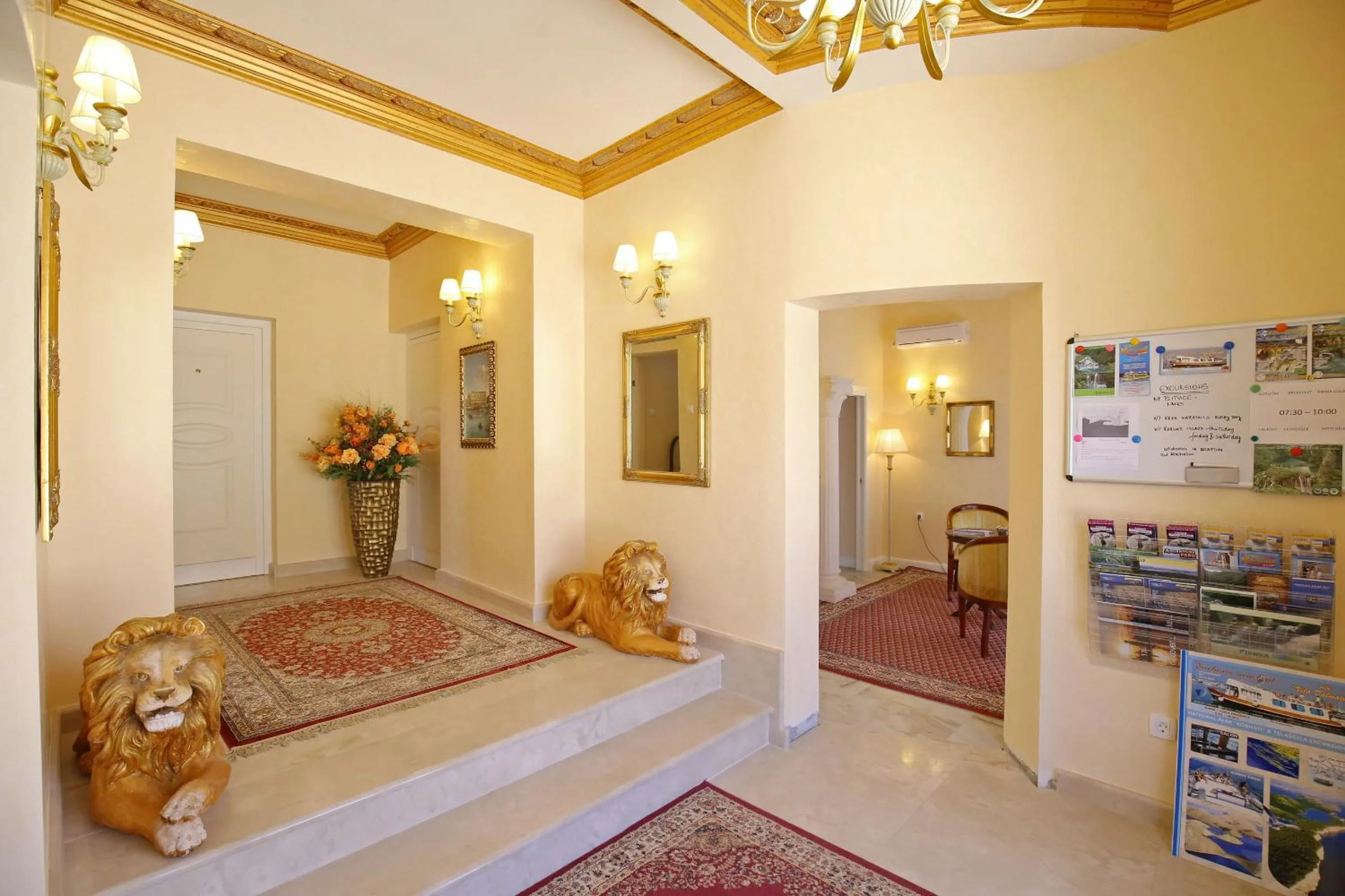Lobby or reception, Bed in Villa Triana-Adults Only