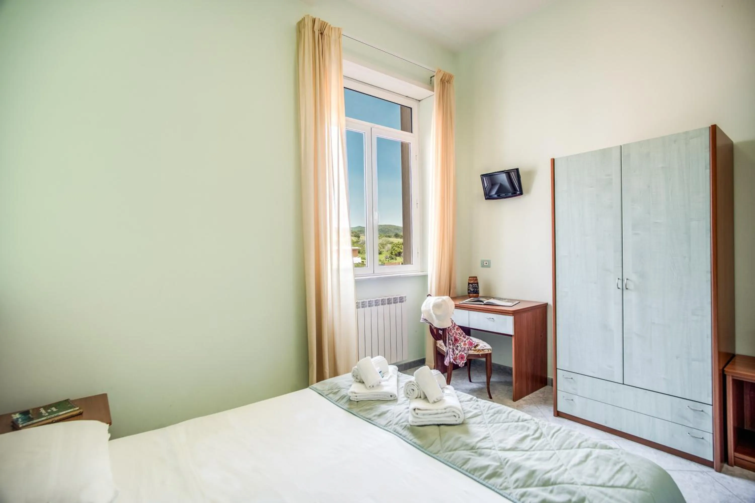 Bedroom, Bed in Villa MG Hotel