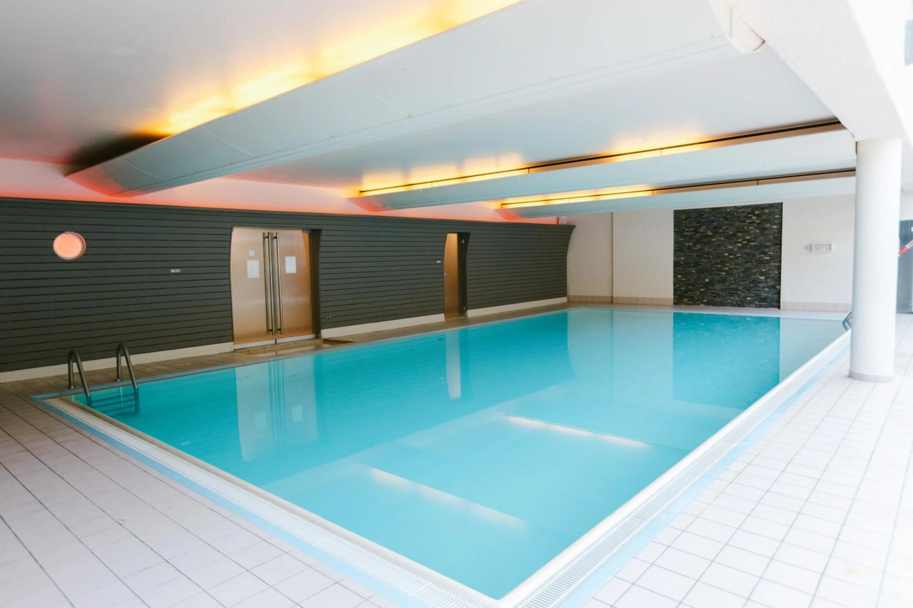 Swimming pool in Hotel Le Val D'arimont