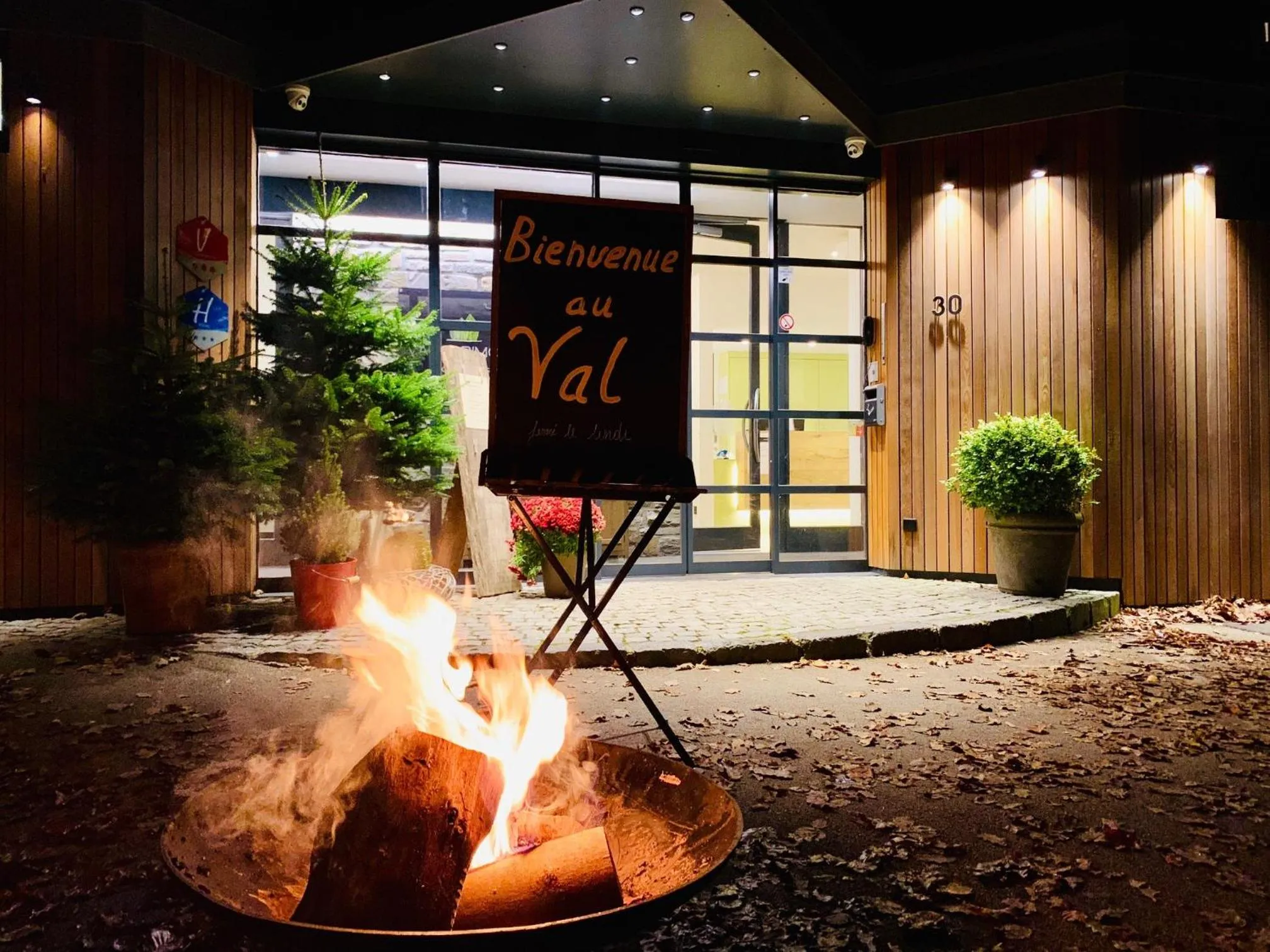 Facade/entrance in Hotel Le Val D'arimont