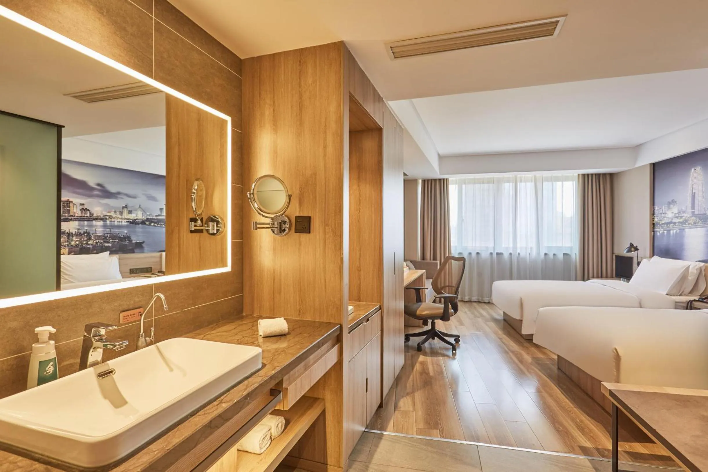 Ningbo Tianyi Square Atour Hotel