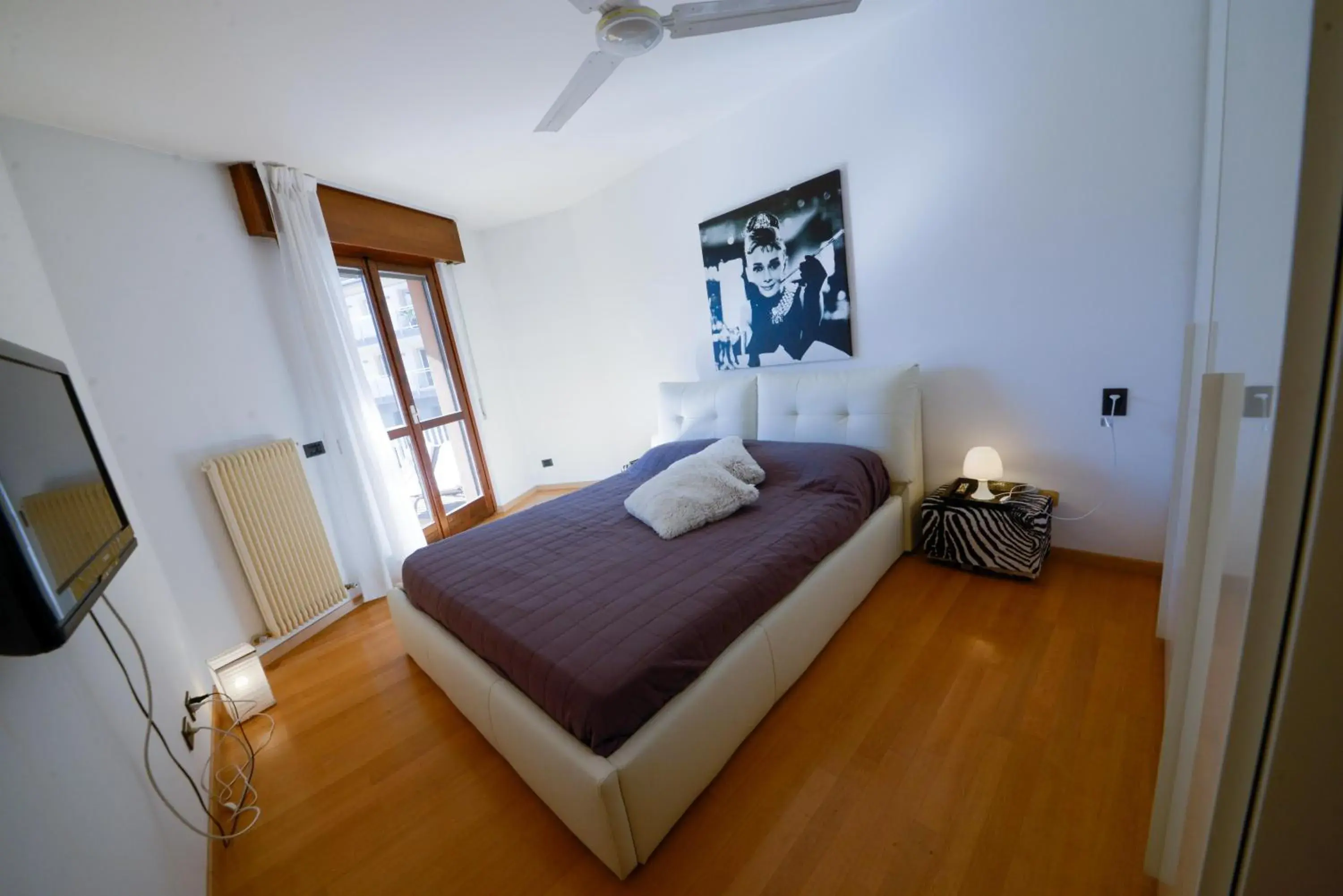 Two-Bedroom Apartment with Balcony in 1Dest - White Dream Two-Bedroom Apartment with Balcony in 1Dest - White Dream