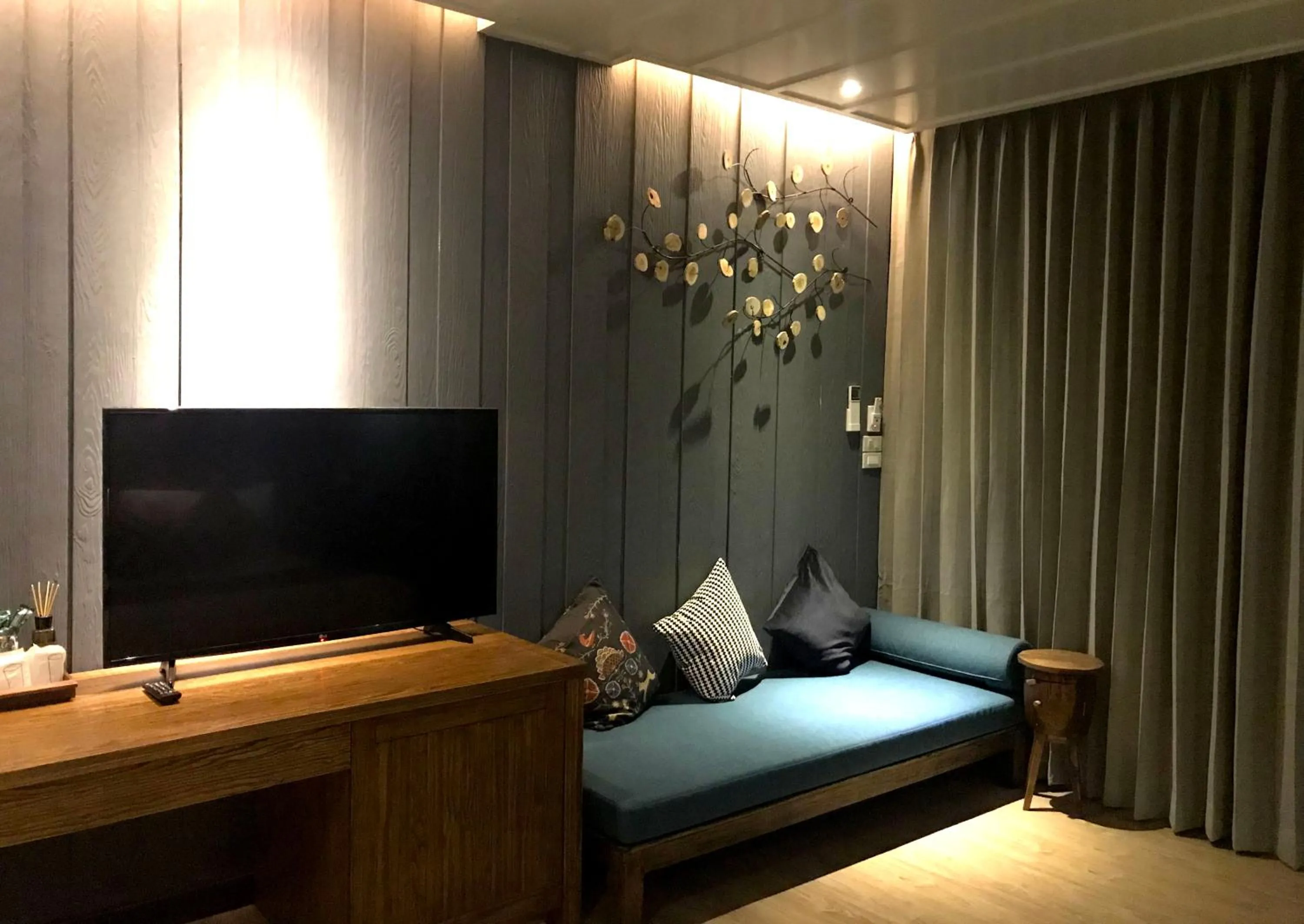 Decorative detail, Bed in Sand in My Shoes Beach Loft