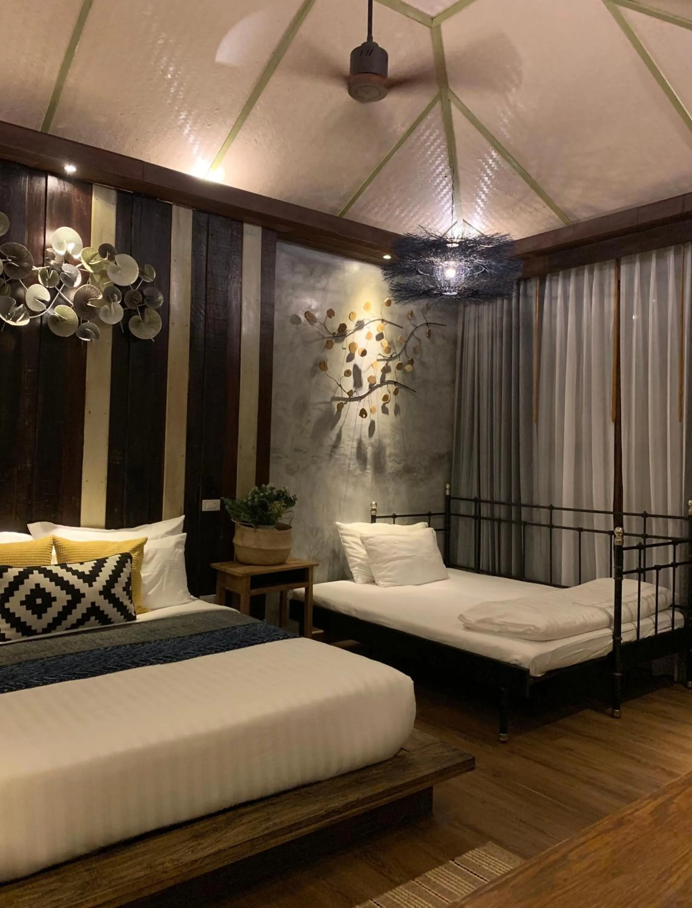 Decorative detail, Bed in Sand in My Shoes Beach Loft