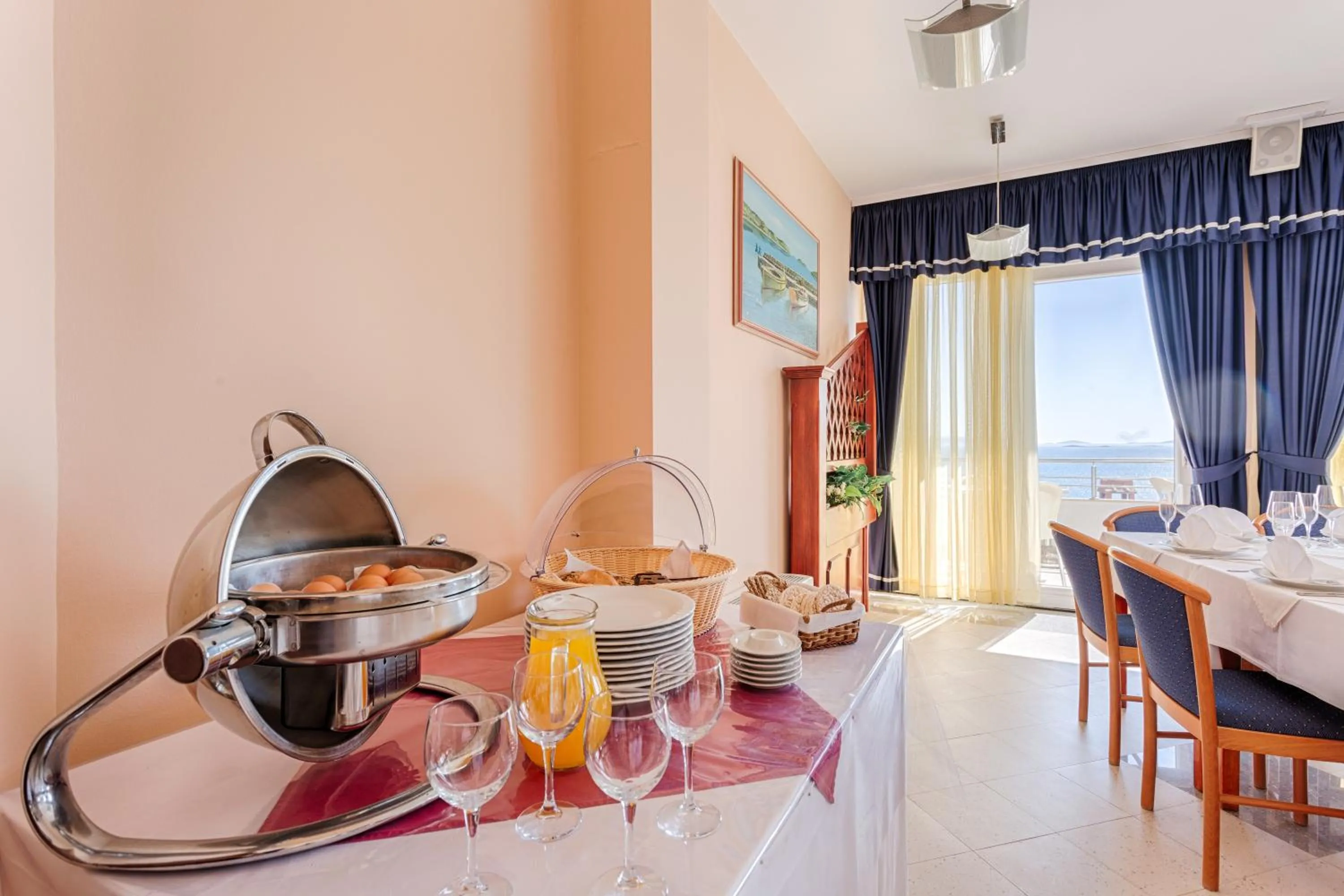 Buffet breakfast in Hotel Viktorija