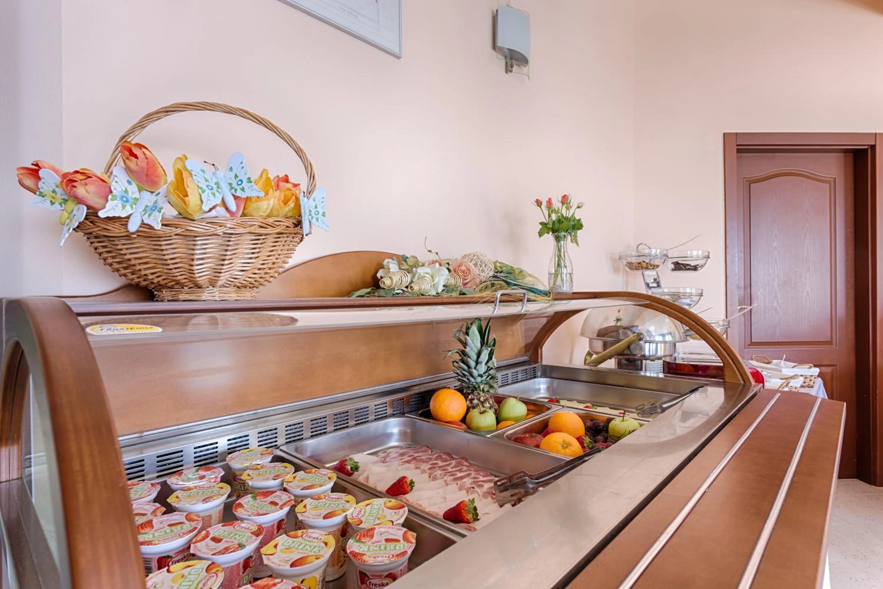 Buffet breakfast in Hotel Viktorija