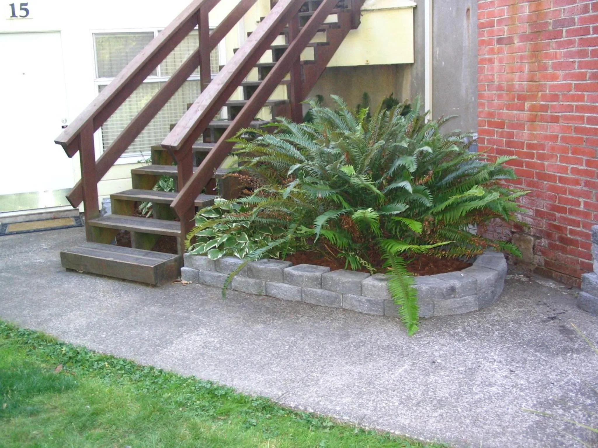 Garden view in Captain Cook Inn