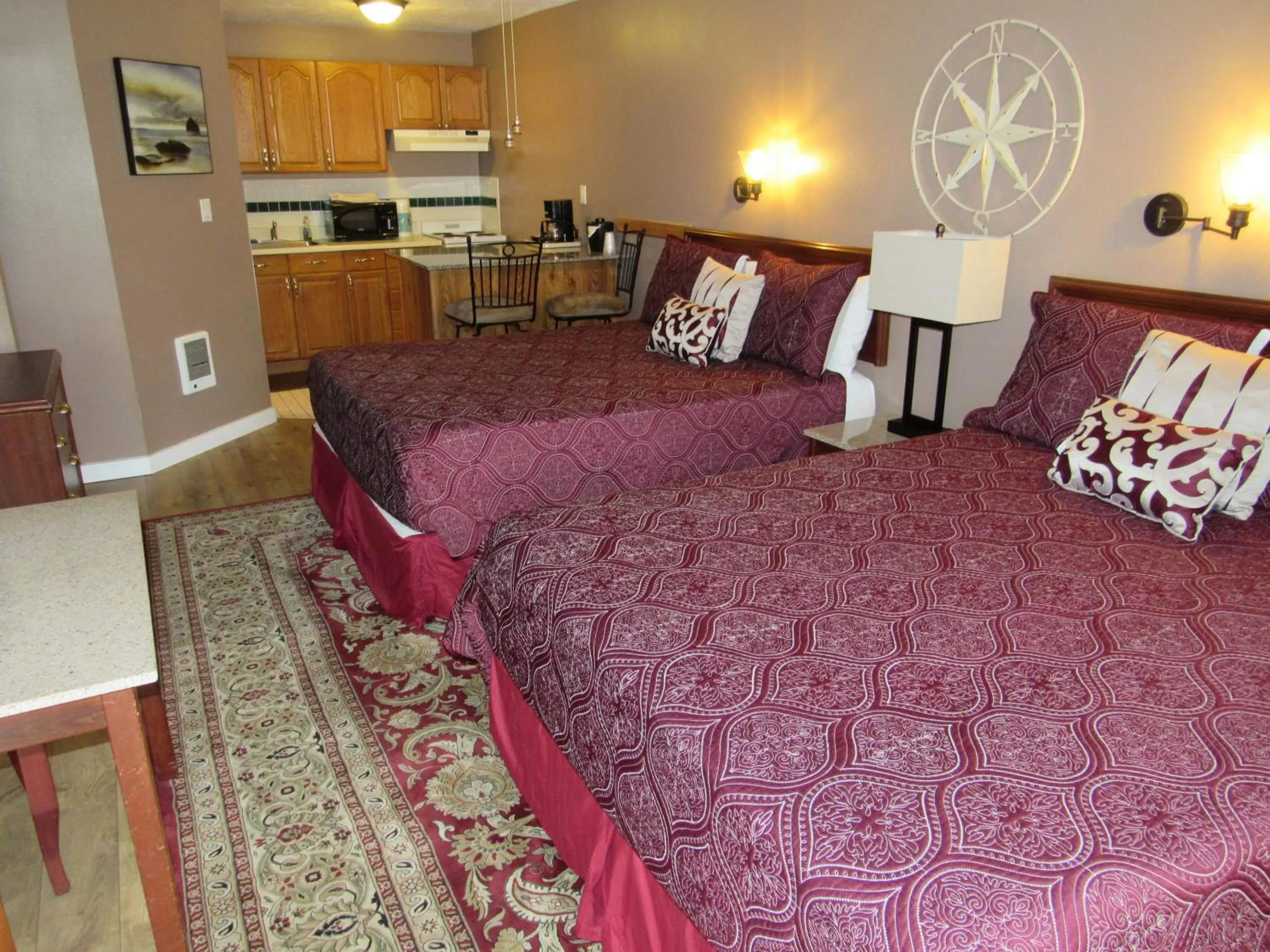 Bed in Captain Cook Inn