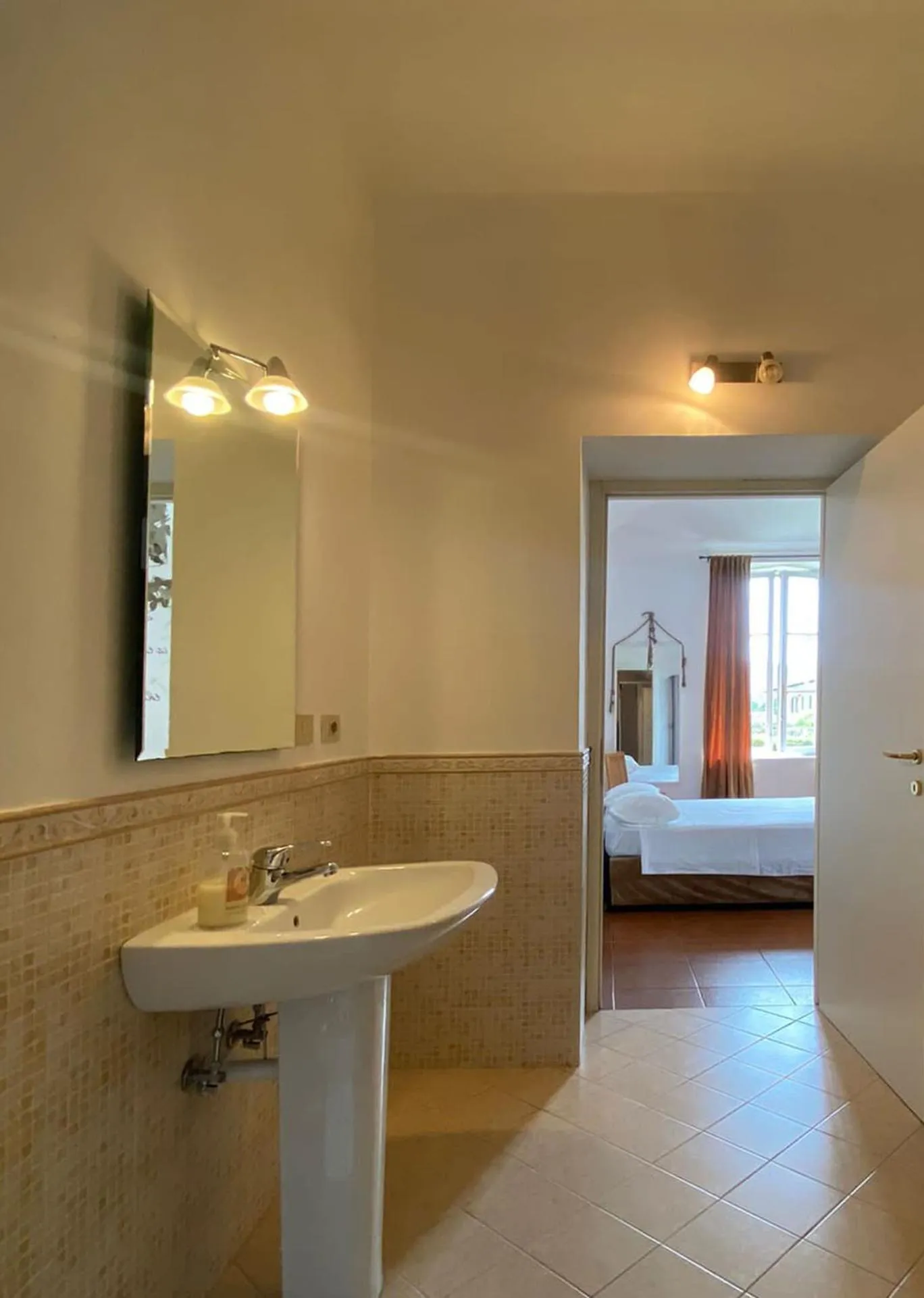 Bathroom, Bed in Novecento Charming Room