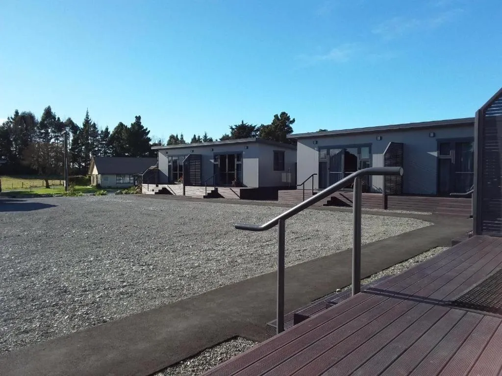 Pineacres Motel and Park