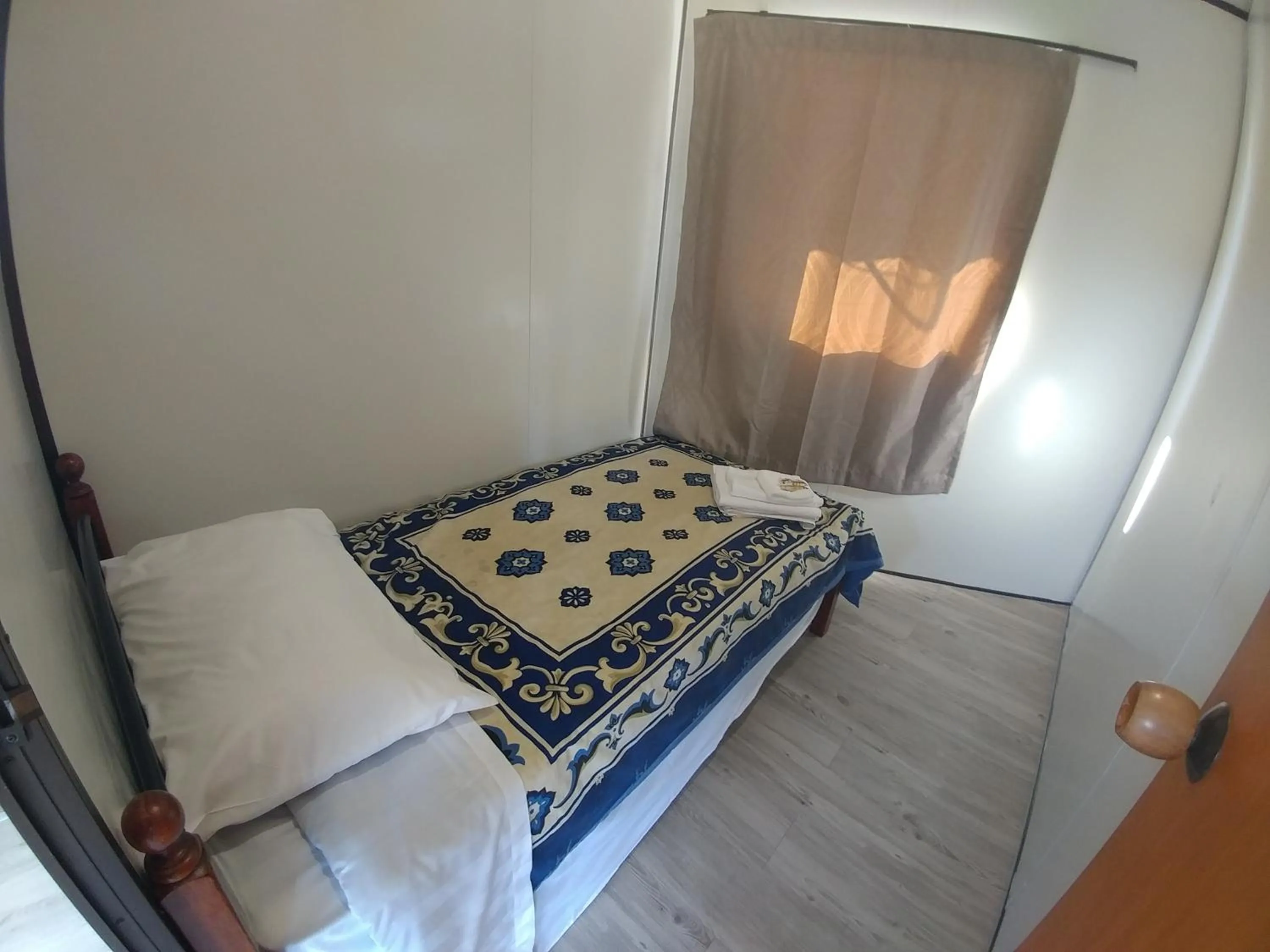 Photo of the whole room, Bed in Pineacres Motel and Park