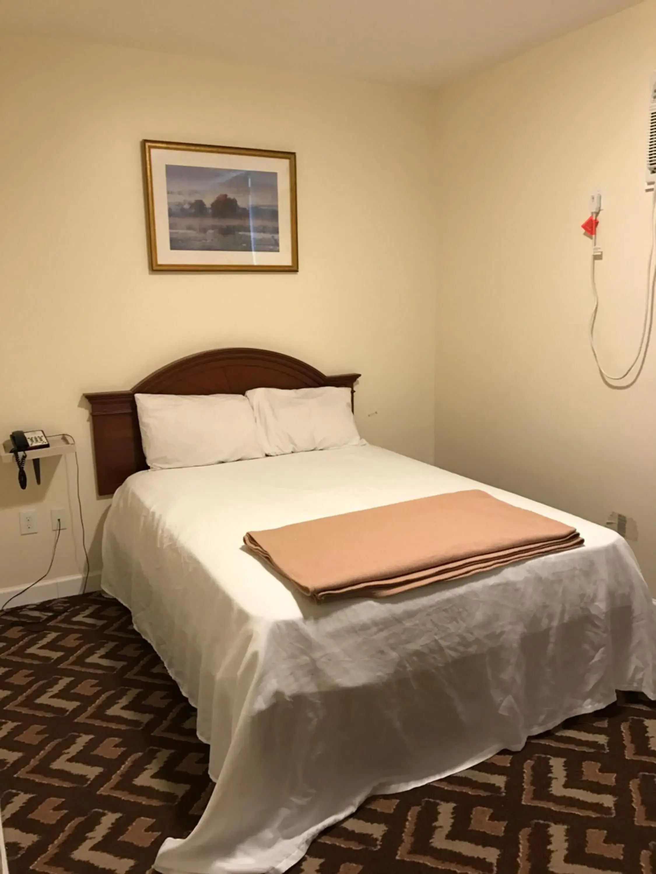 Bed in Waterbury Big Apple Motel Bed in Waterbury Big Apple Motel