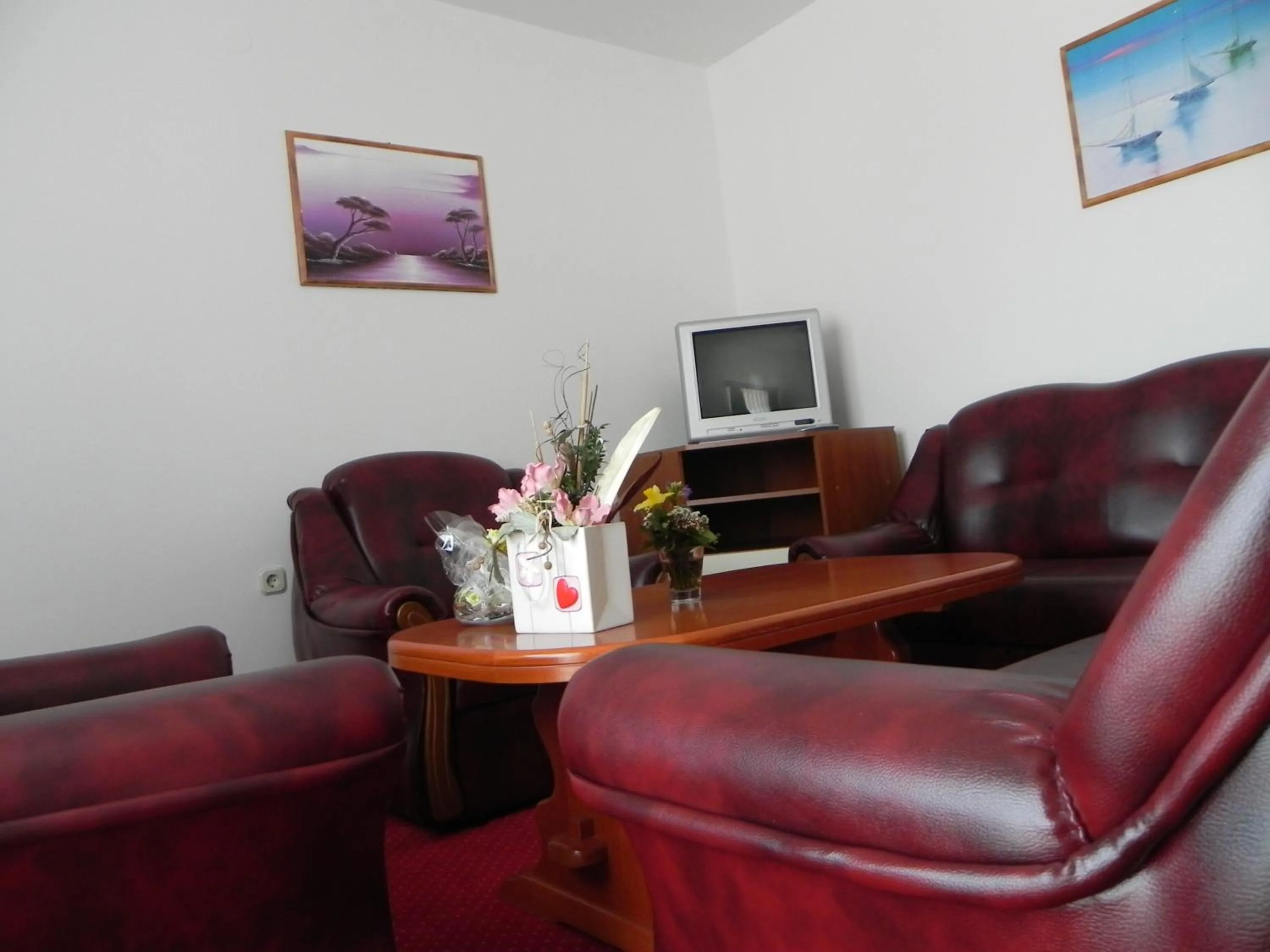 Living room in Hotel Mirni Kutak