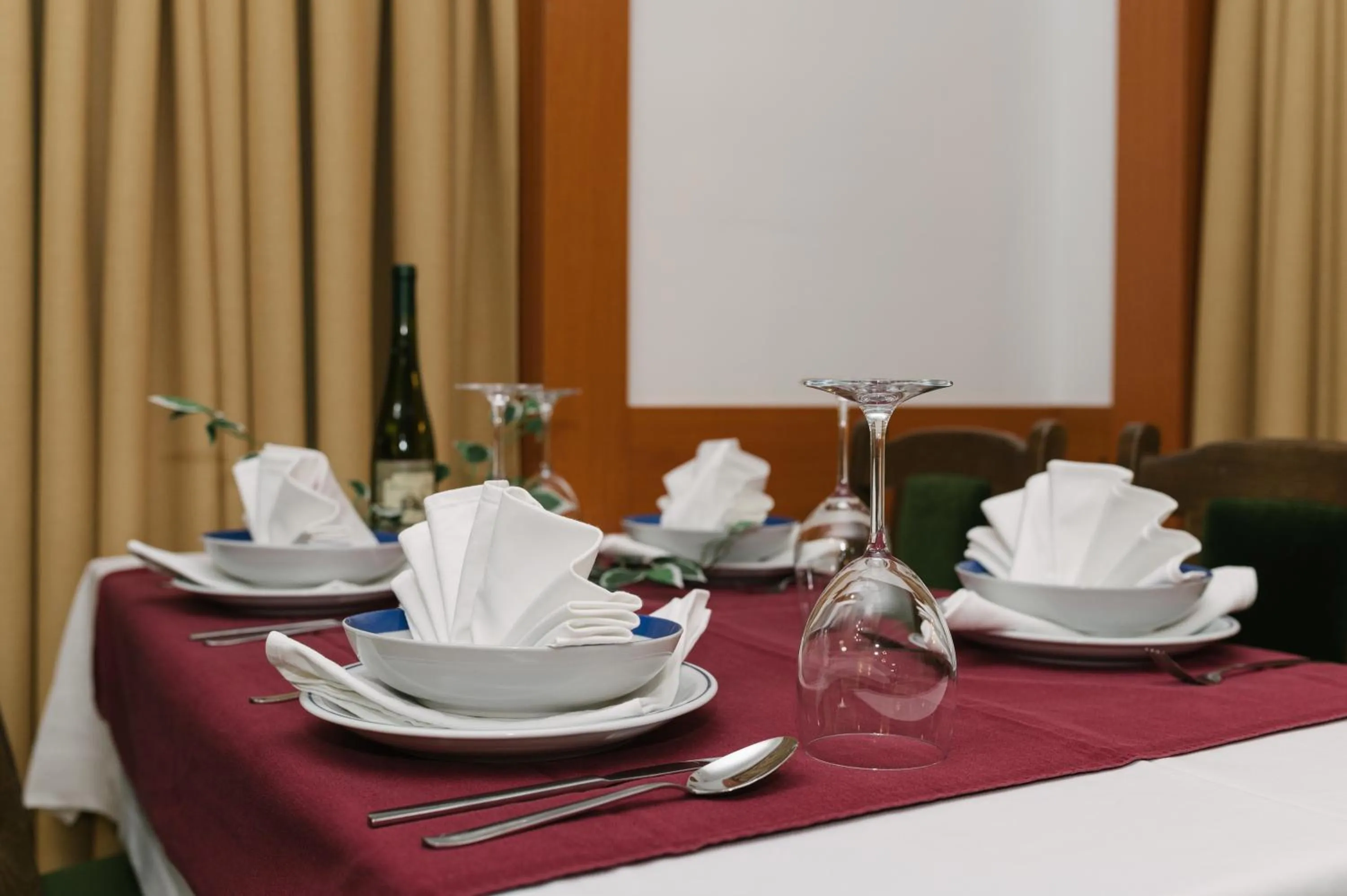 Restaurant/places to eat in Hotel Mirni Kutak