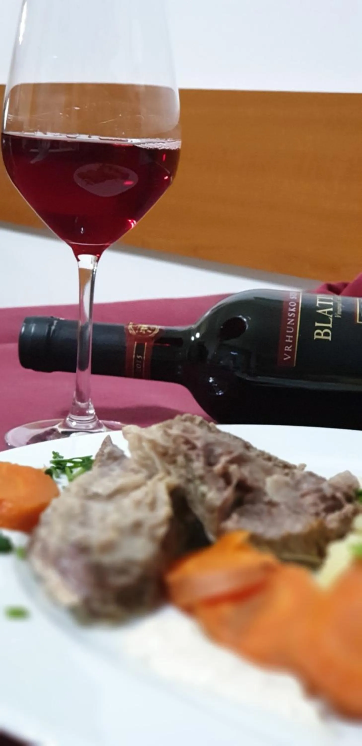 Food and drinks in Hotel Mirni Kutak