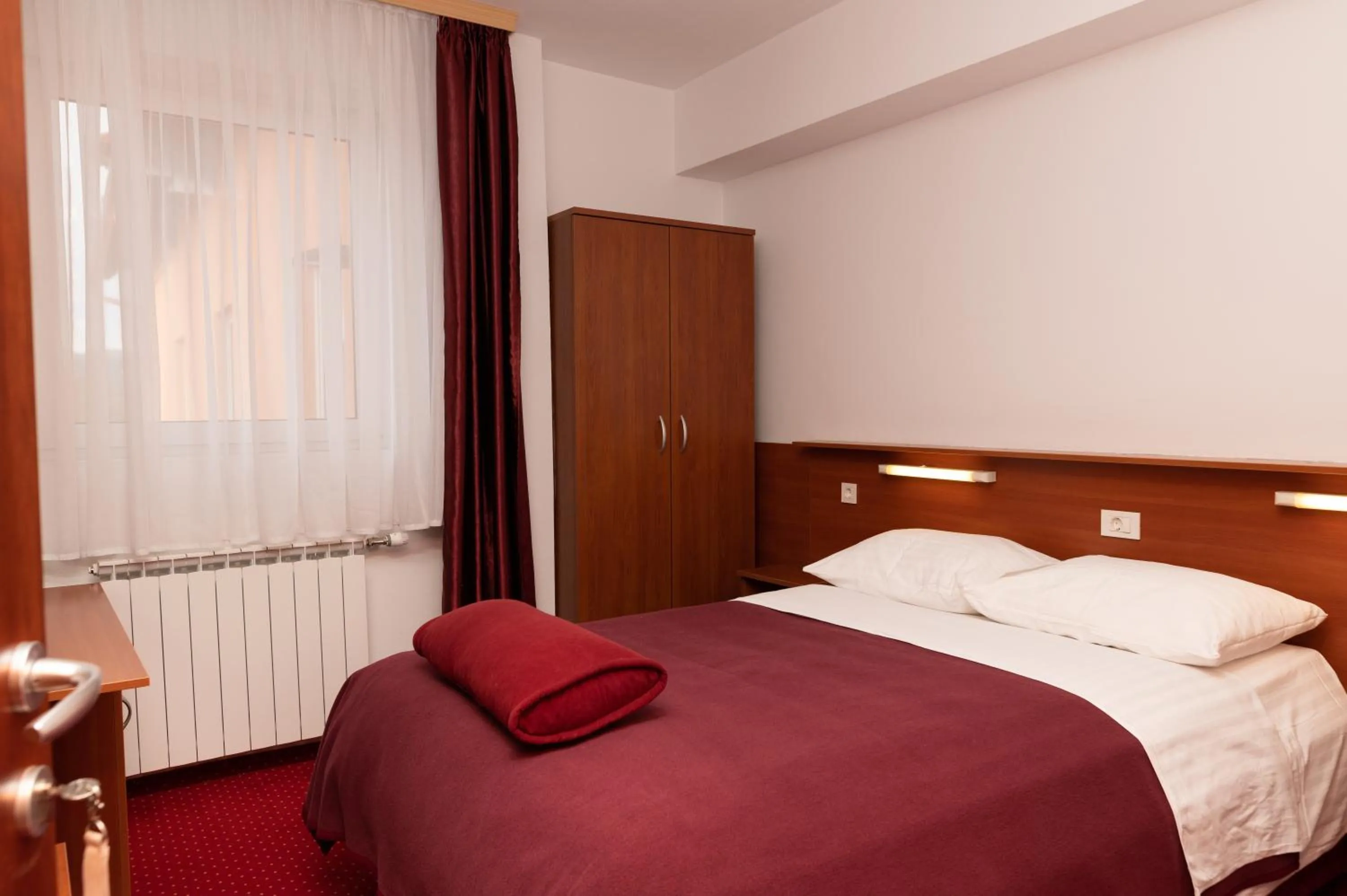 Bed in Hotel Mirni Kutak