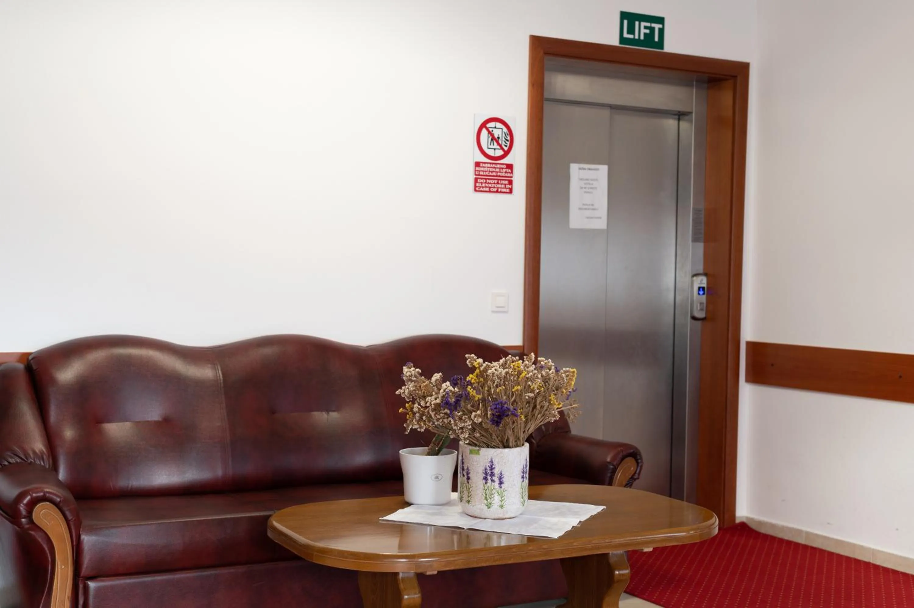 Lobby or reception in Hotel Mirni Kutak