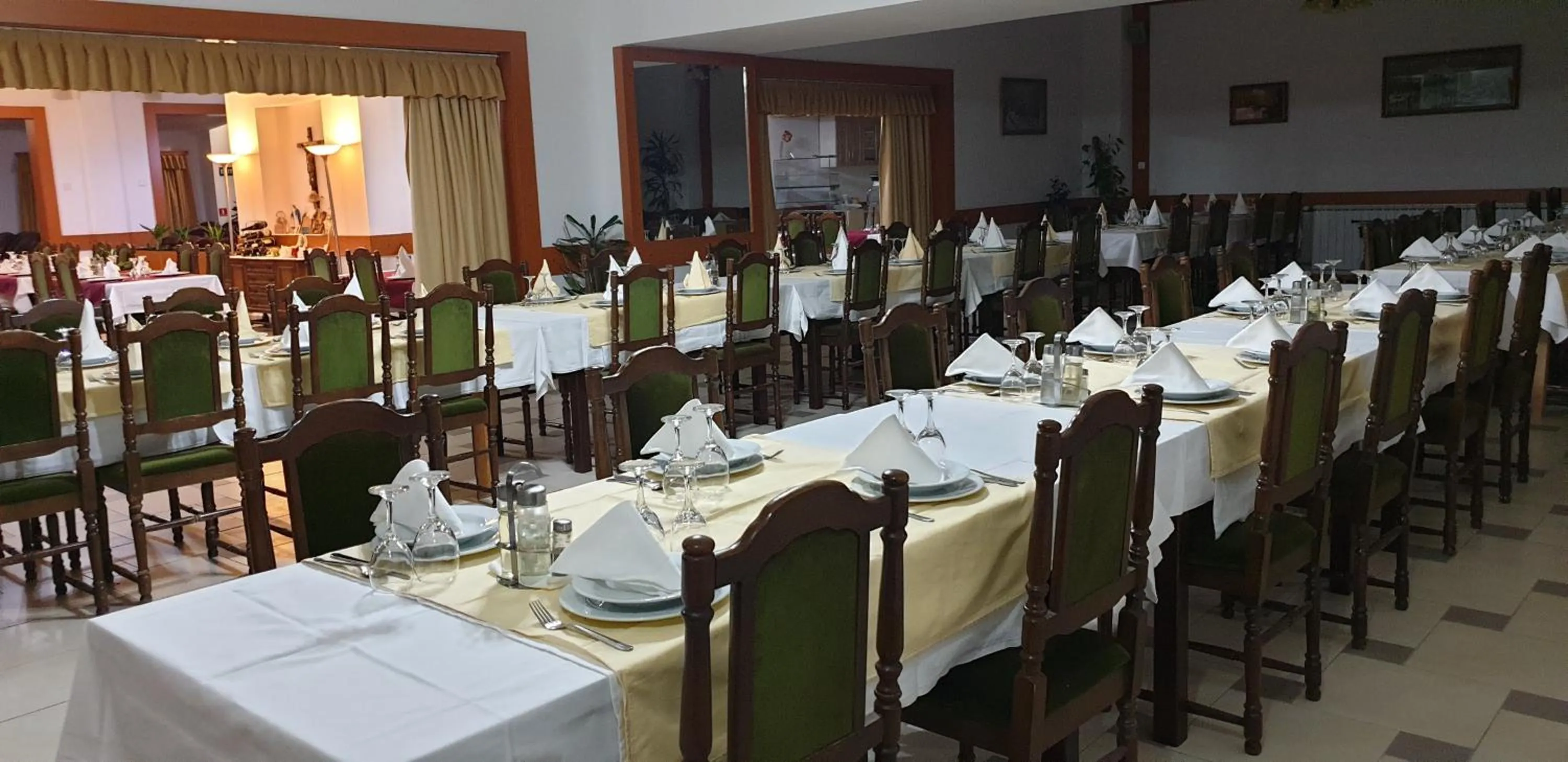 Restaurant/places to eat in Hotel Mirni Kutak