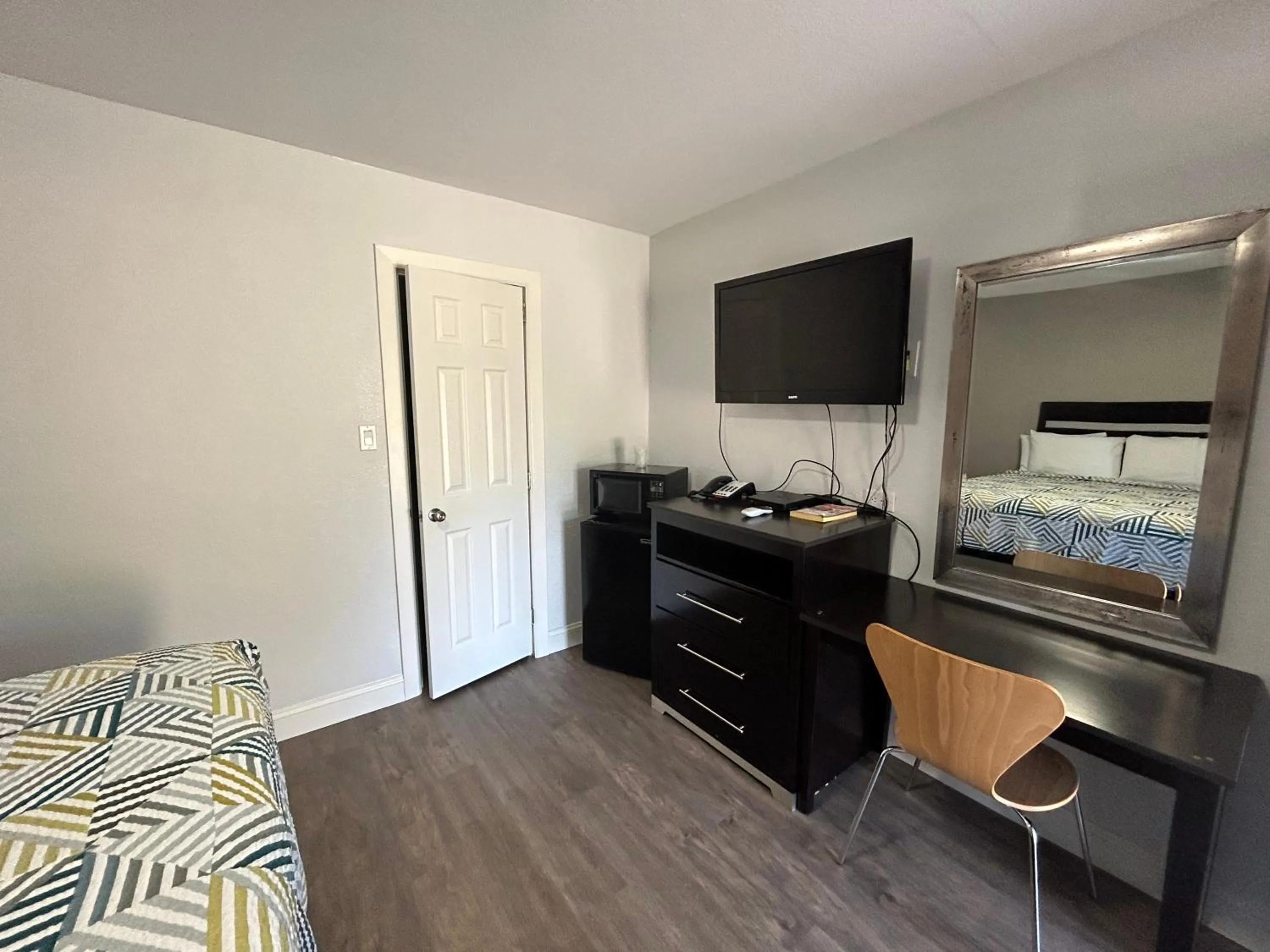 Bedroom, Bed in Motel 6 Ponca City, OK