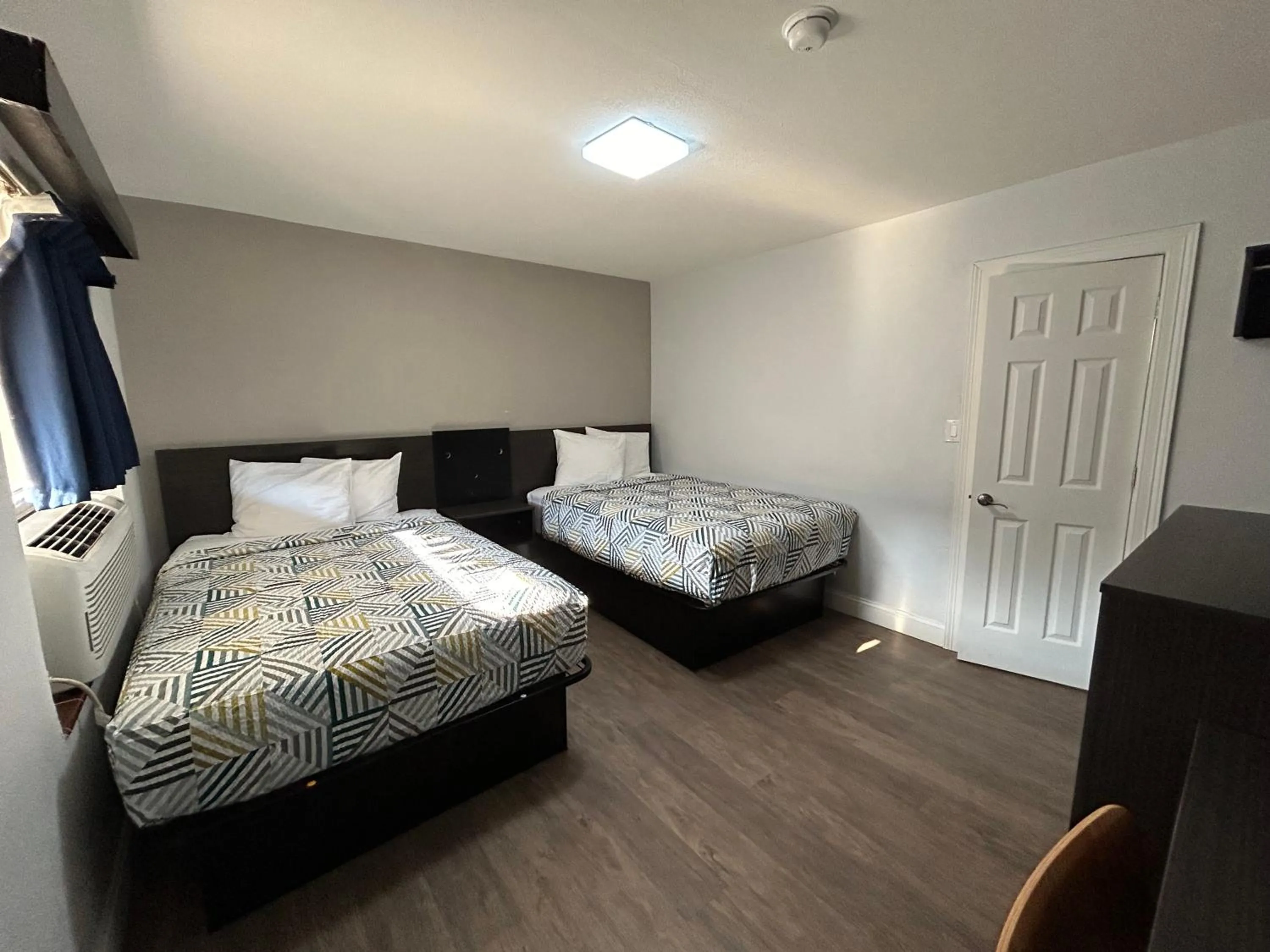 Bedroom, Bed in Motel 6 Ponca City, OK