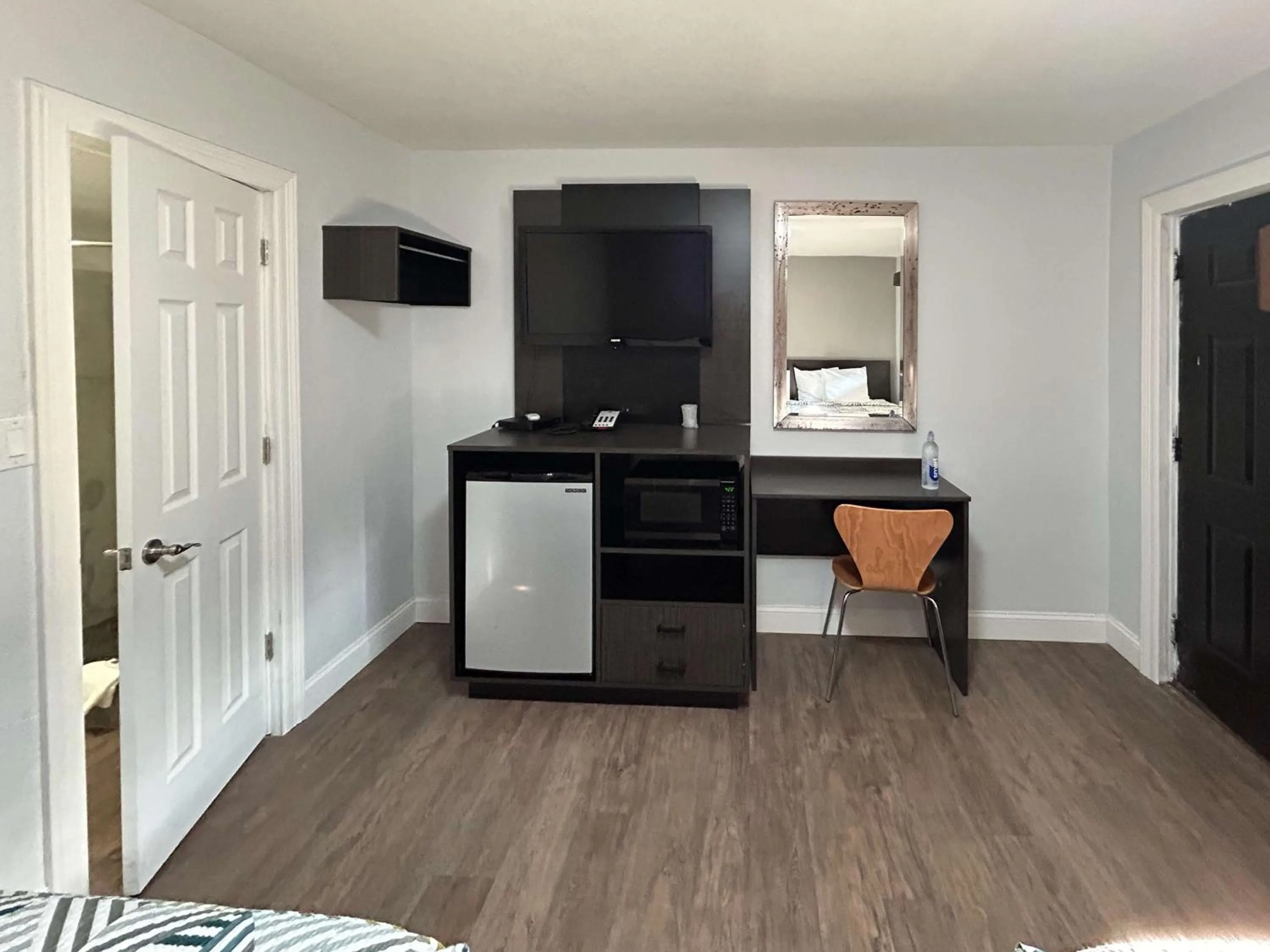 Bedroom in Regal Inn