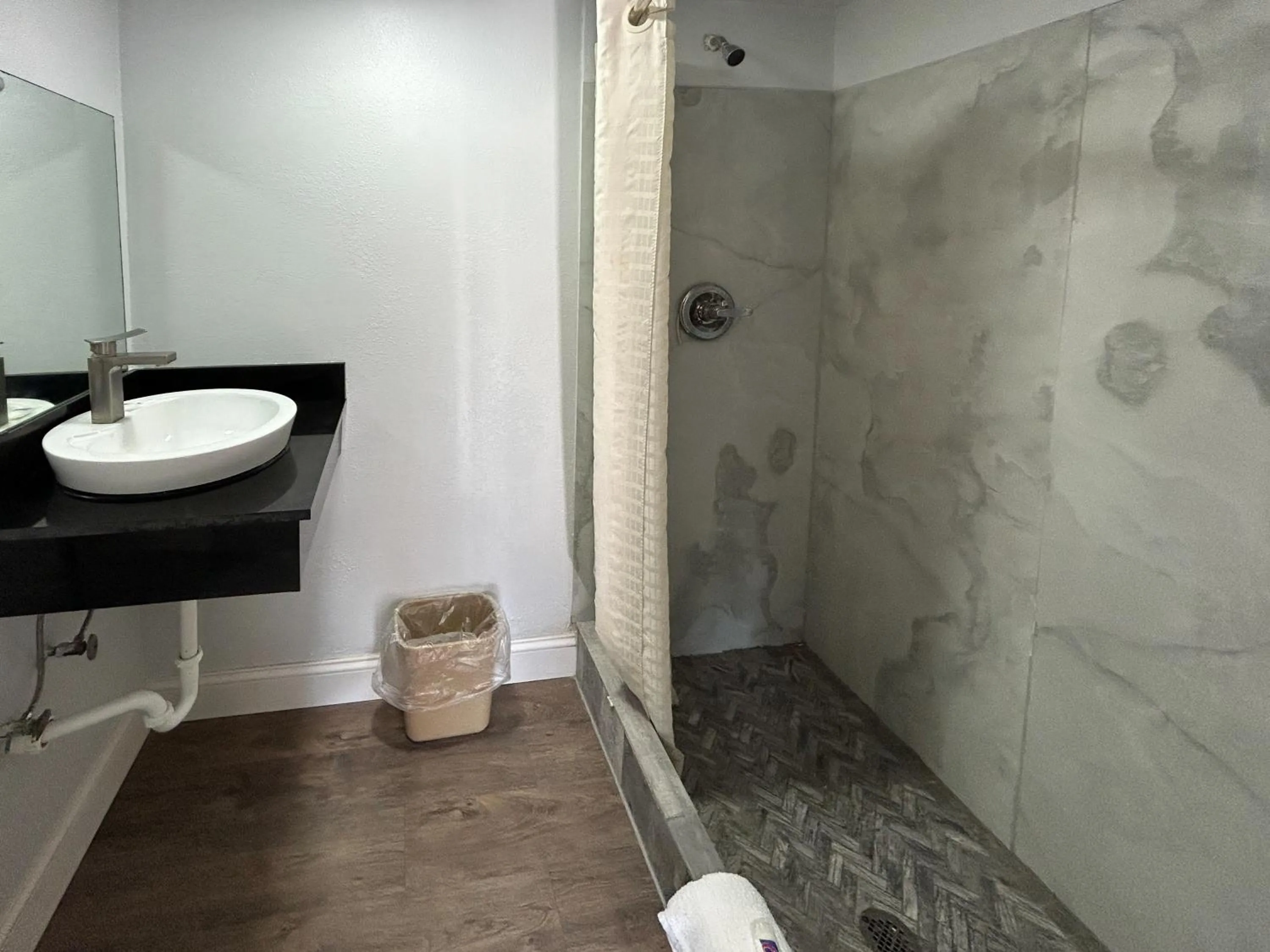 Bathroom in Regal Inn