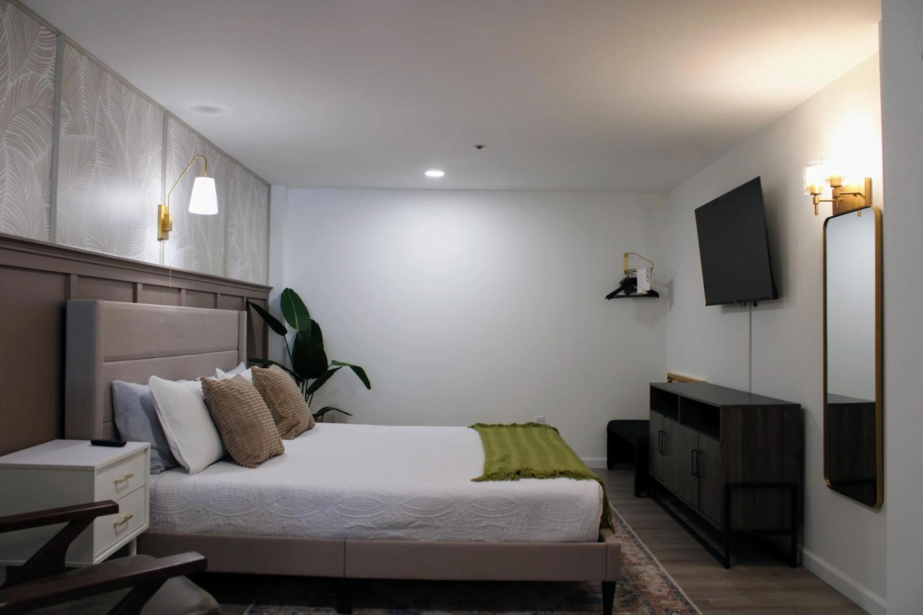 King Suite in The Brooks Hotel Restaurant and Lounge