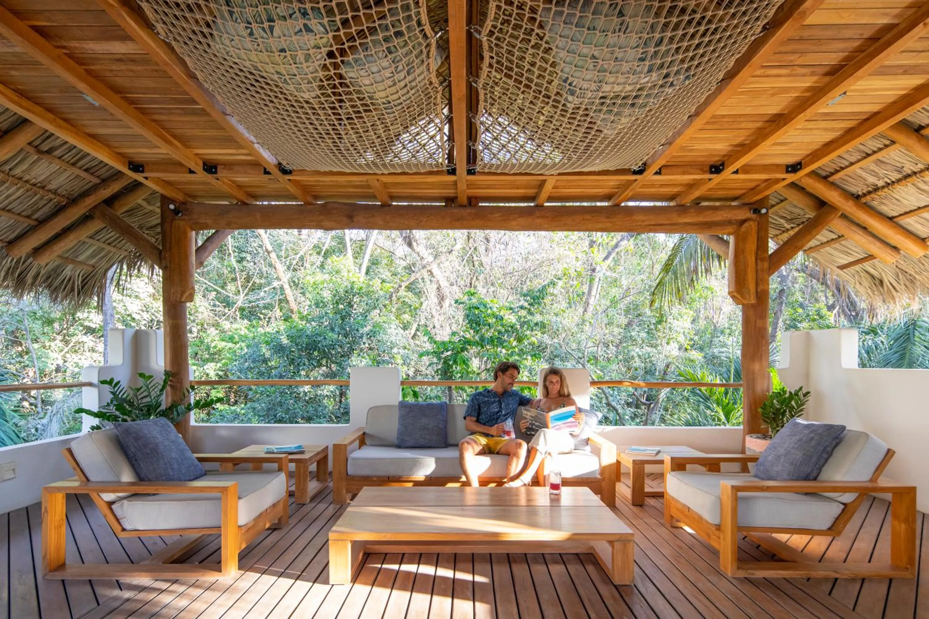 Lounge or bar in The Nomadic Hotel