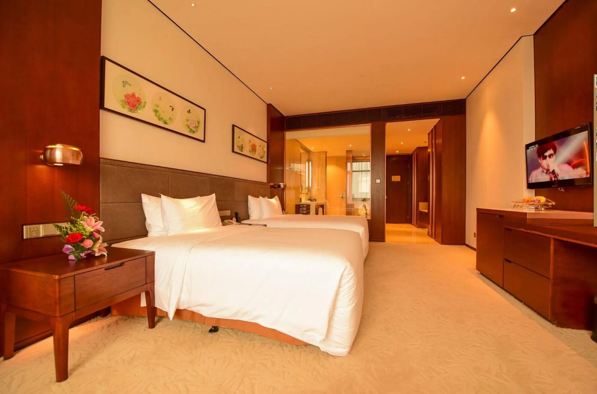 Photo of the whole room, Bed in Wuxi Yew Resort