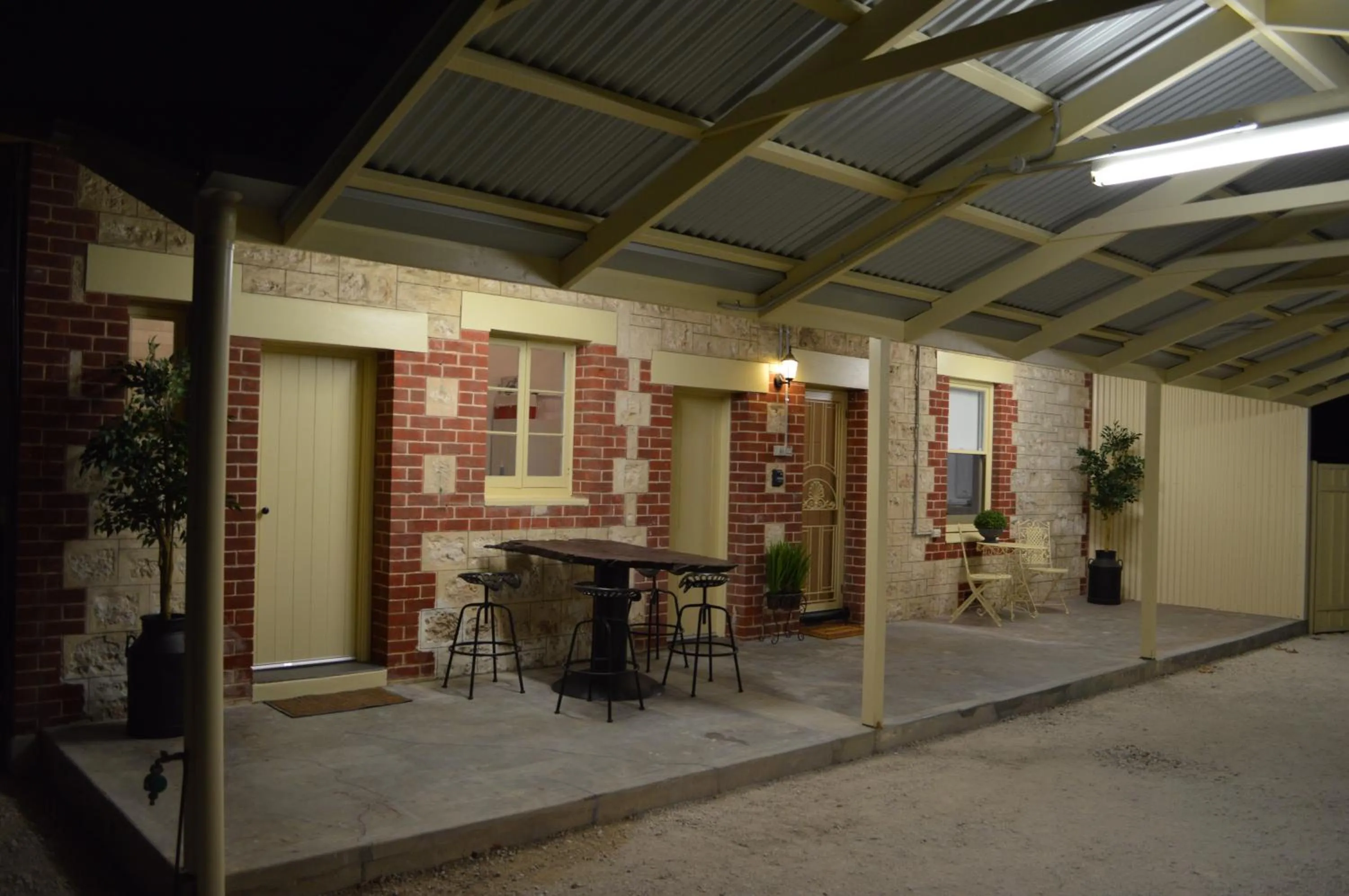 Property building in Two Cow Cottage Bed & Breakfast