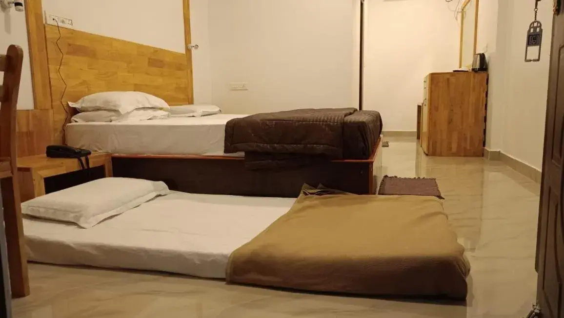 Bedroom, Bed in Coconhuts Beach Resort Bedroom, Bed in Coconhuts Beach Resort