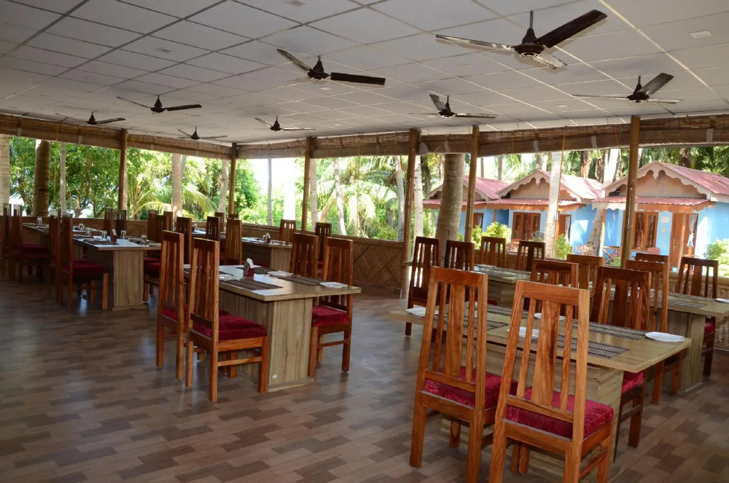 Restaurant/places to eat in Coconhuts Beach Resort Restaurant/places to eat in Coconhuts Beach Resort
