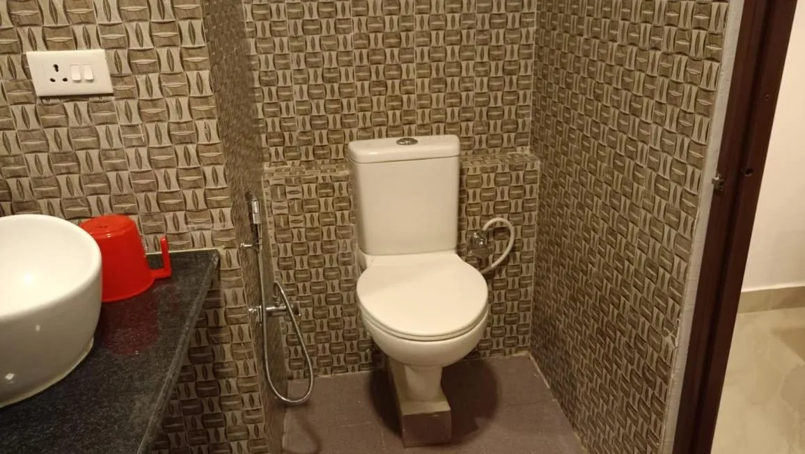 Bathroom in Coconhuts Beach Resort