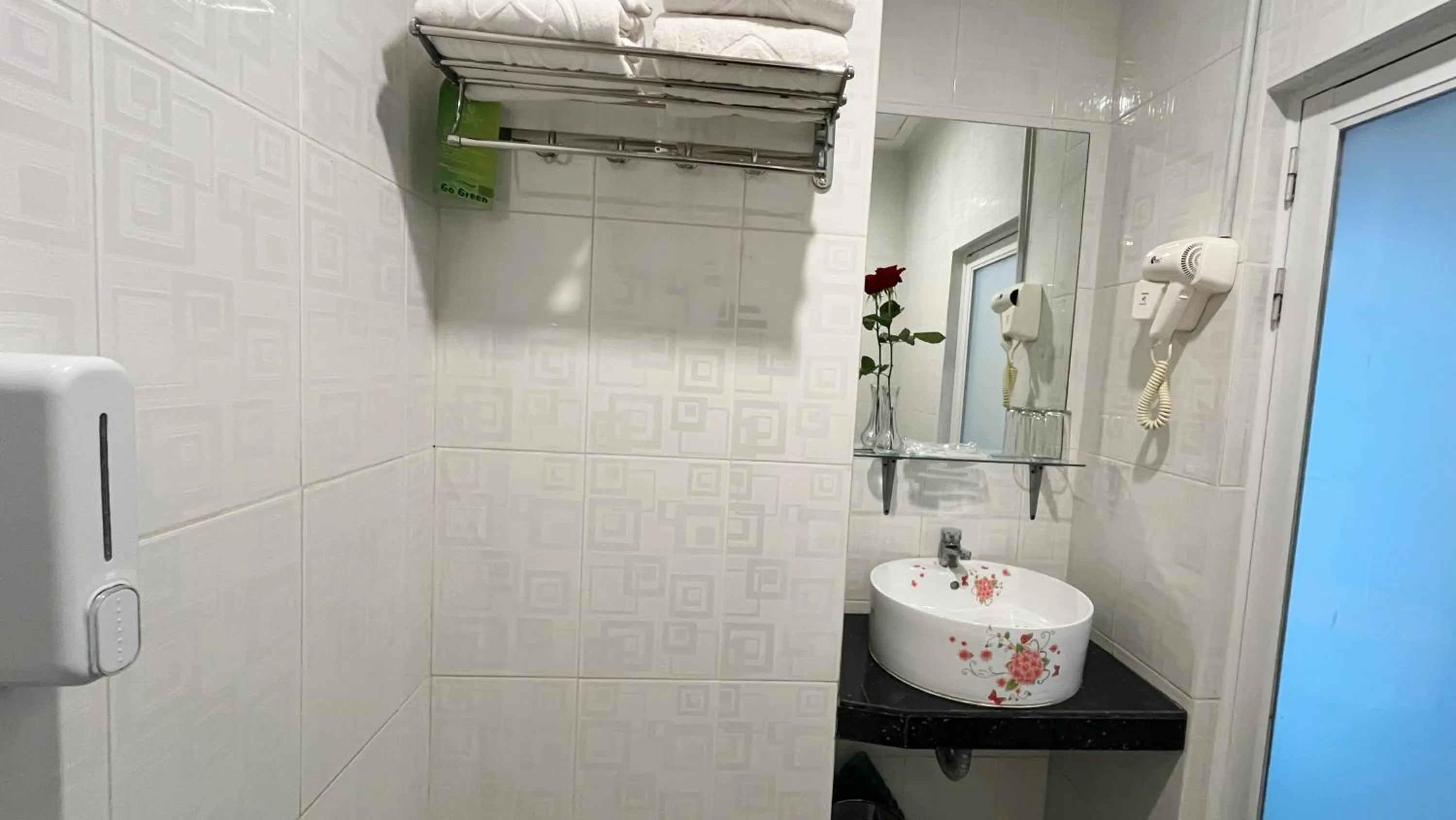 Shower in Sahid Vanilla Nagoya Batam