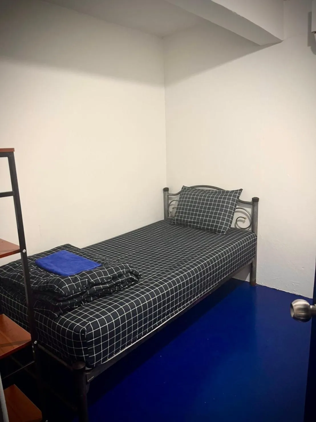 Economy Single Room in Hoft Hostel Silom