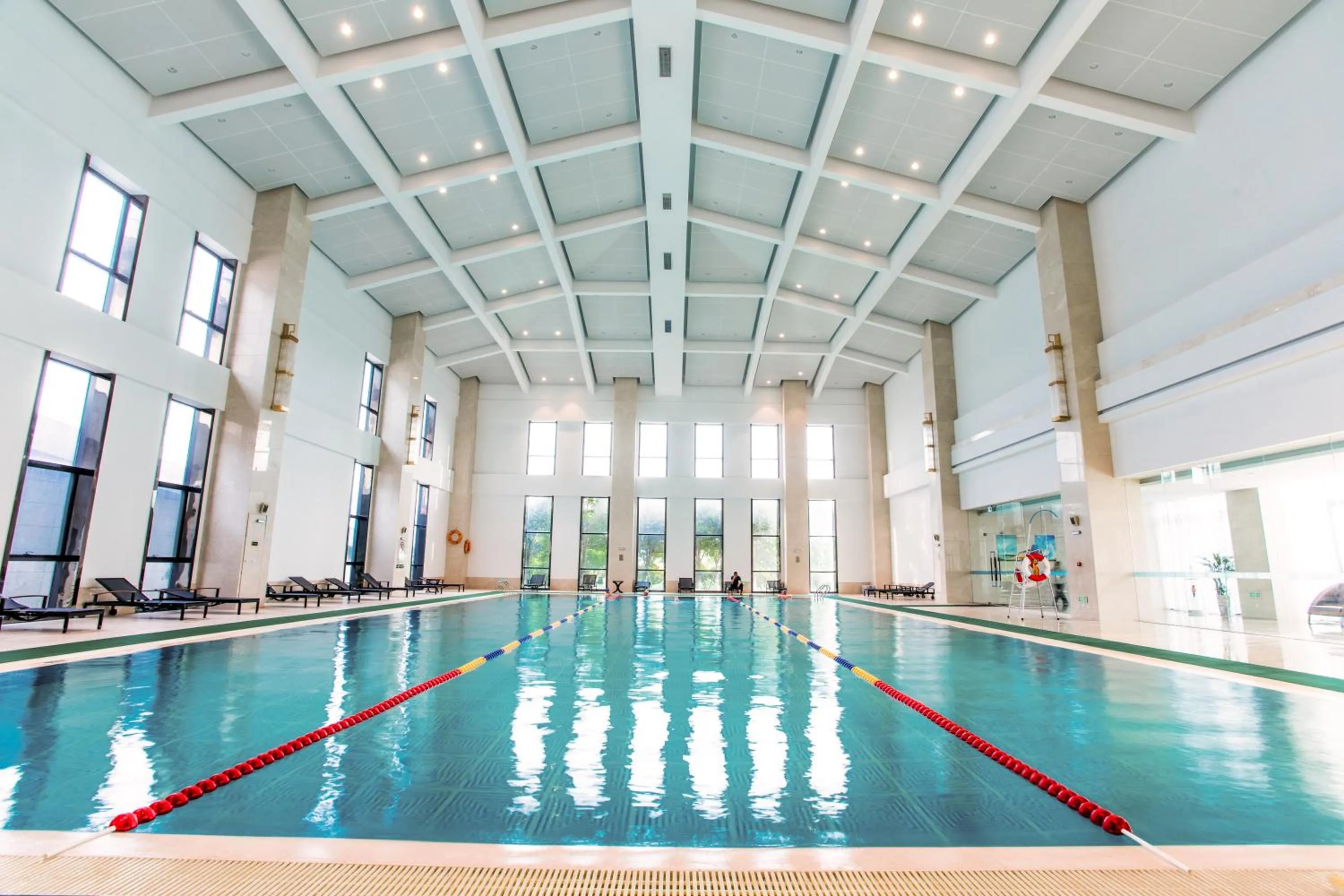 Swimming pool in Jiangsu Haizhou Bayview Conference Center