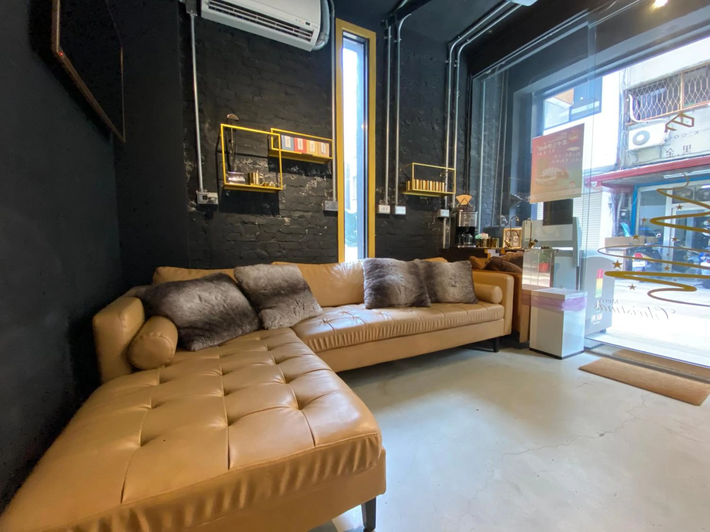 Lobby or reception in K. Gold