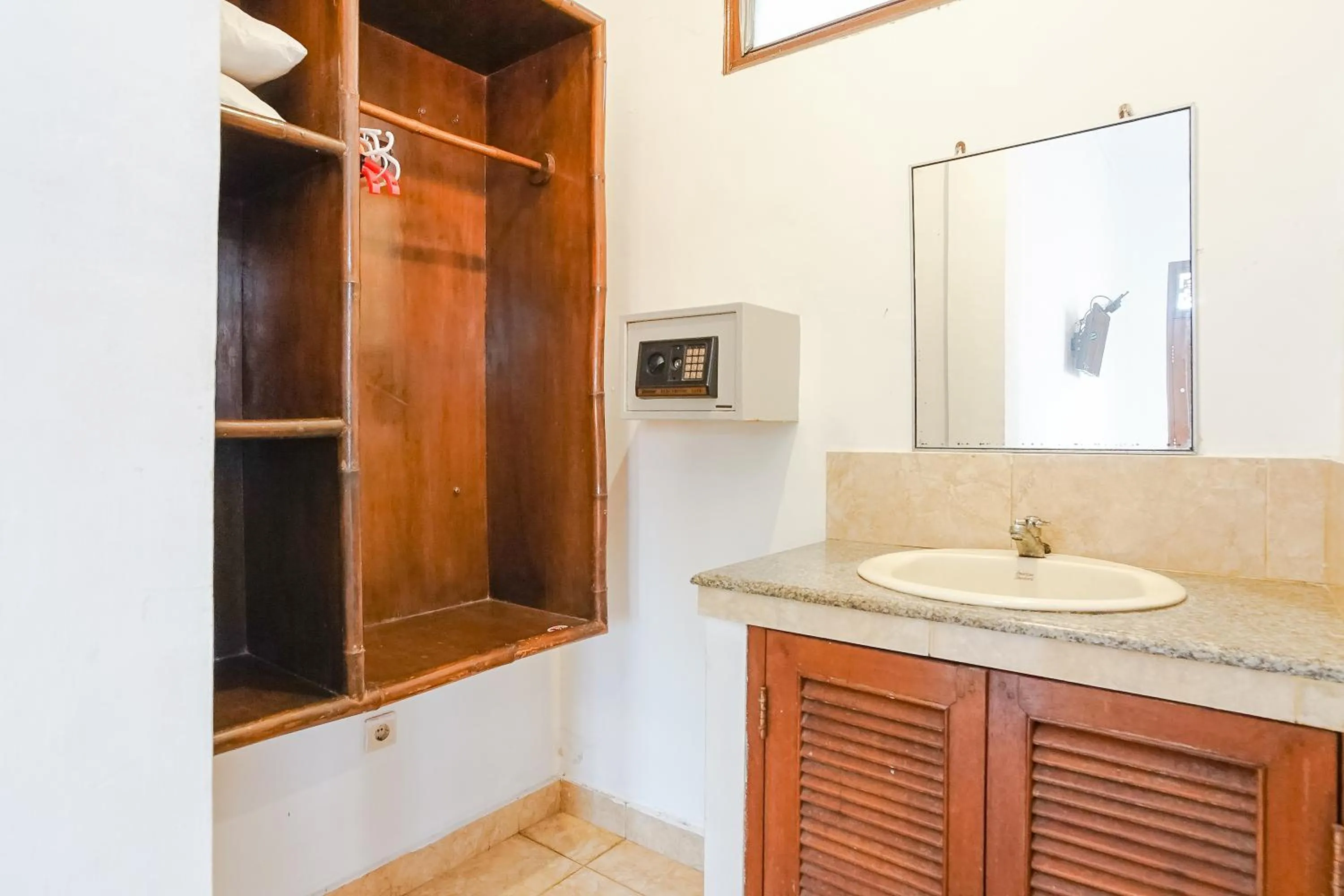 Bathroom in Indopurejoy House - Komala Indah Cottages