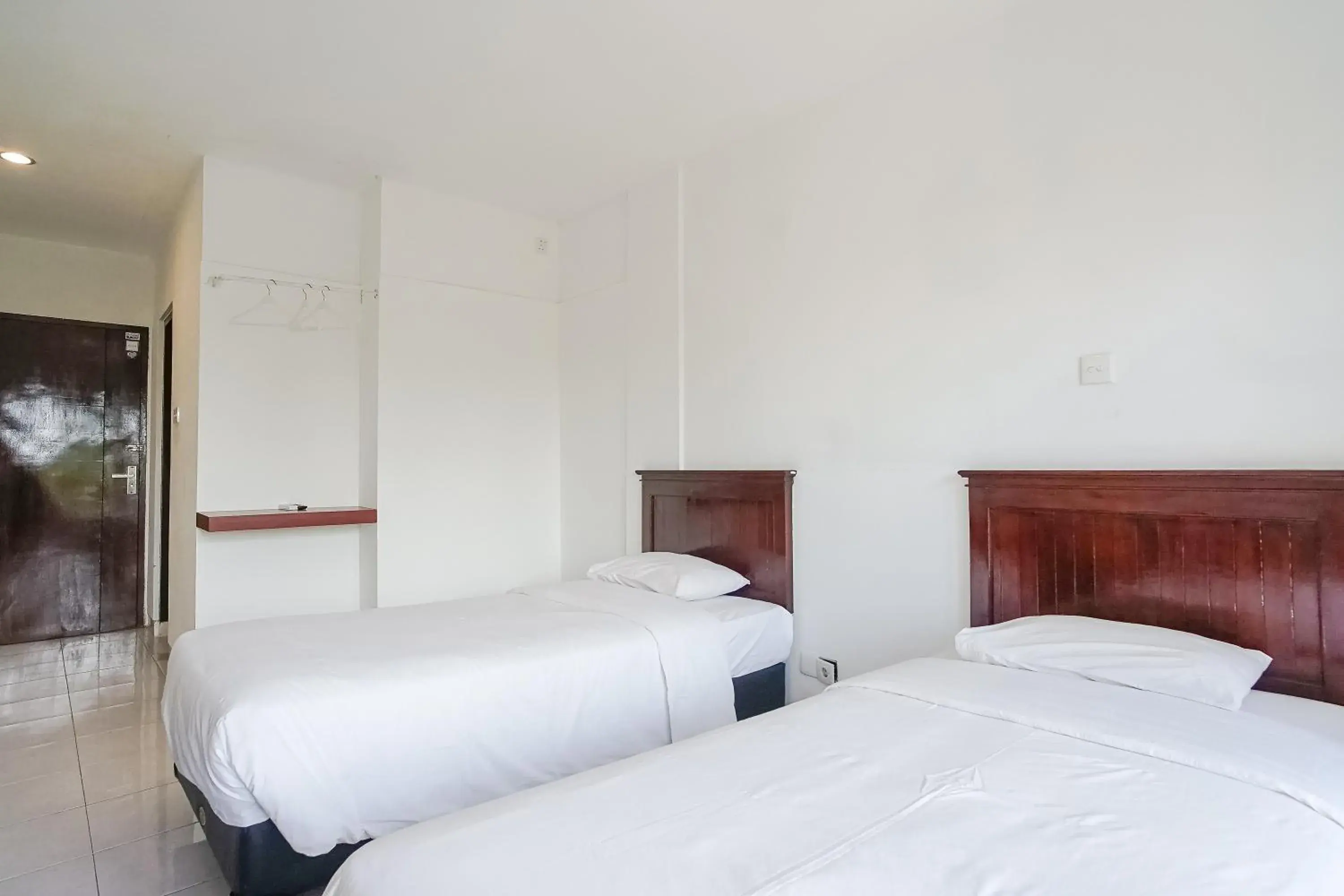 Deluxe Twin Room in Indopurejoy House - Komala Indah Cottages Deluxe Twin Room in Indopurejoy House - Komala Indah Cottages