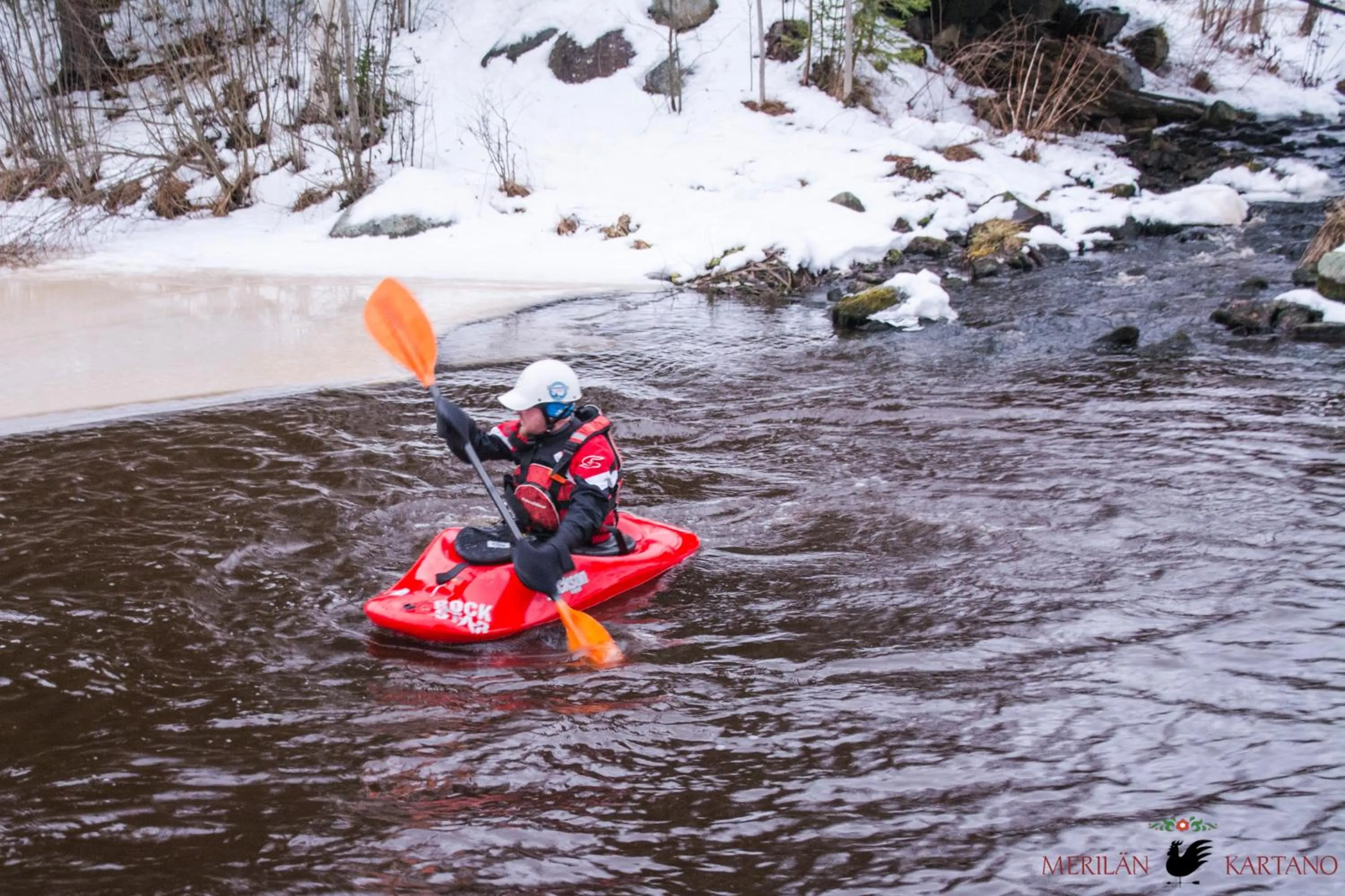 Canoeing in Merilän Kartano